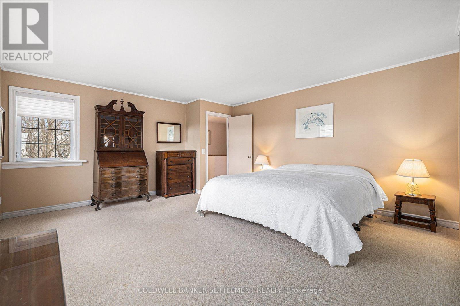 68 Wilson Street W Property Photo 27