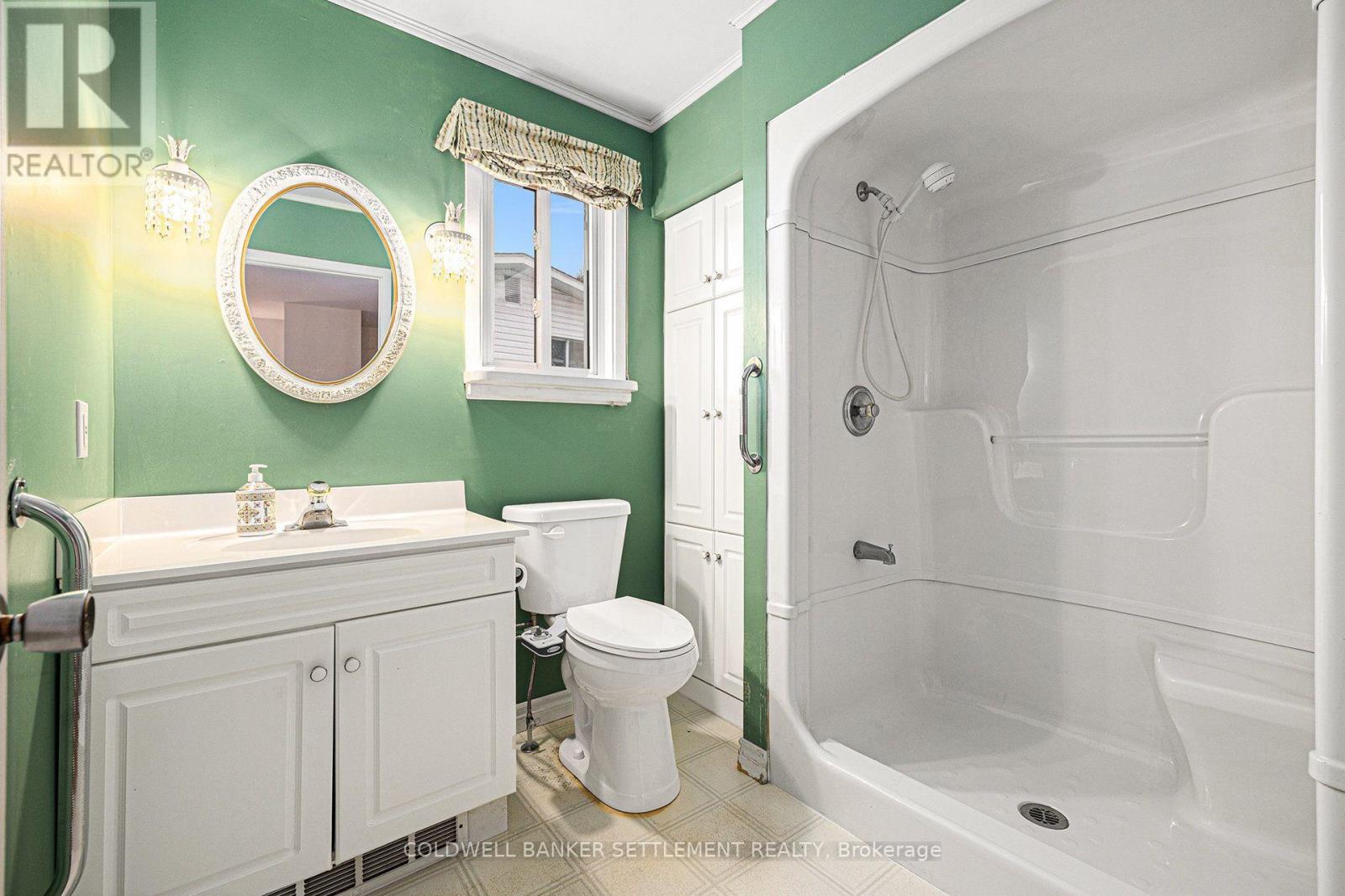 68 Wilson Street W Property Photo 28