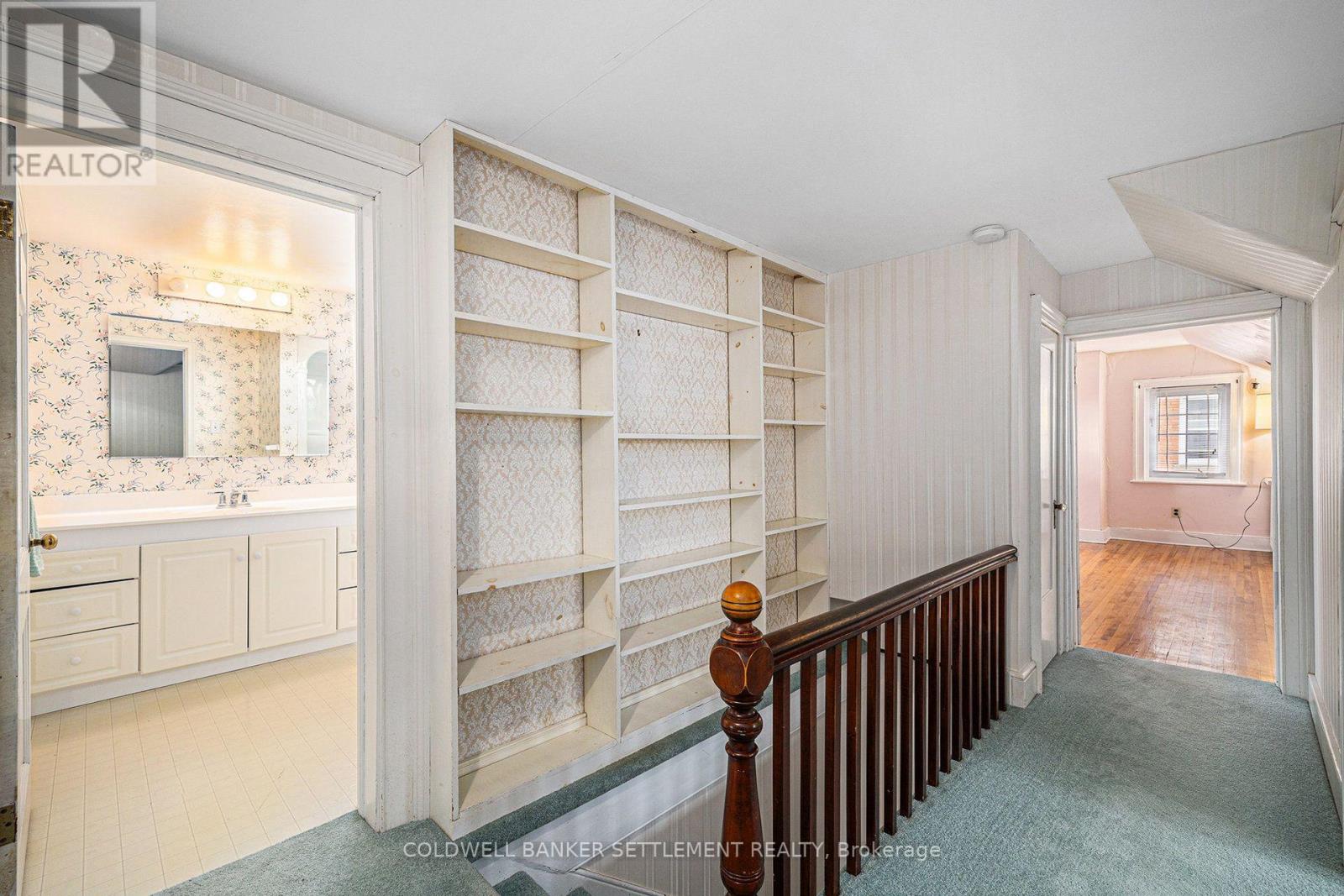 68 Wilson Street W Property Photo 29