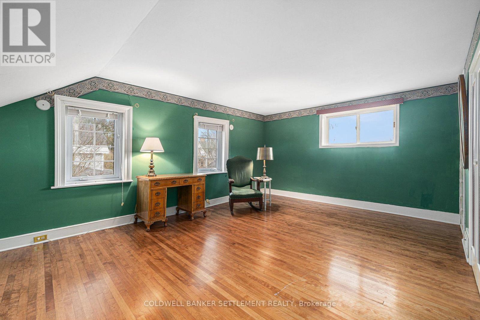 68 Wilson Street W Property Photo 30