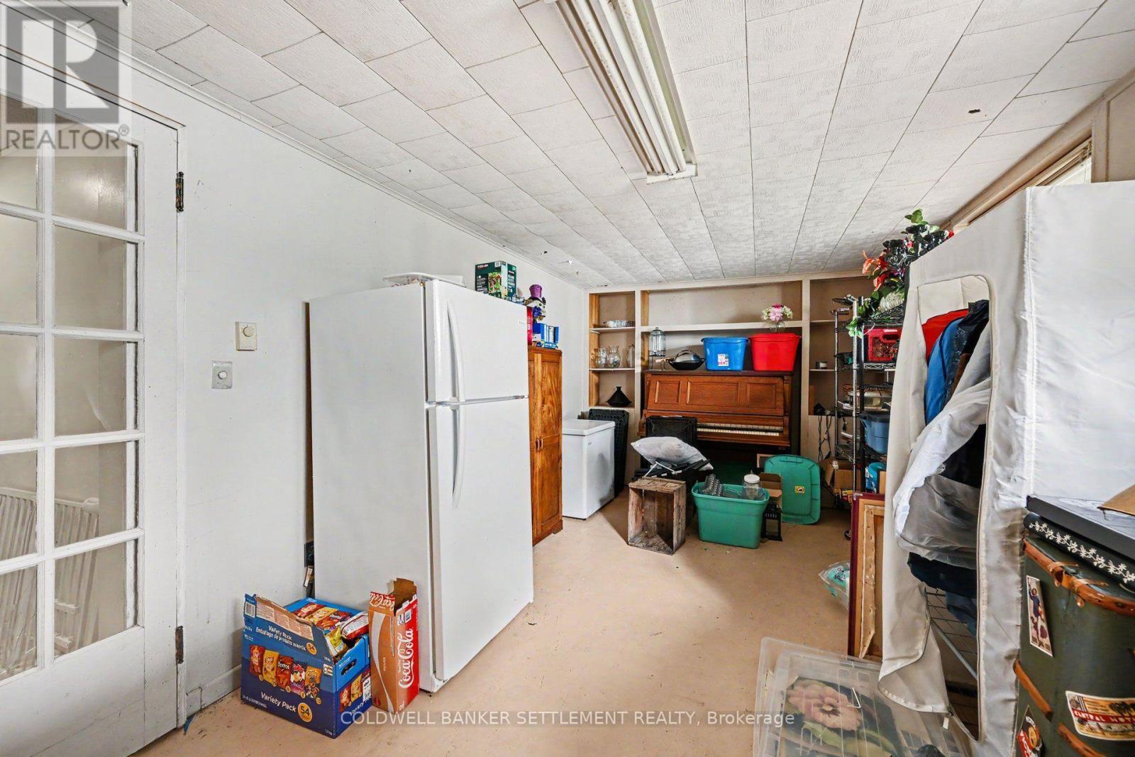 68 Wilson Street W Property Photo 37