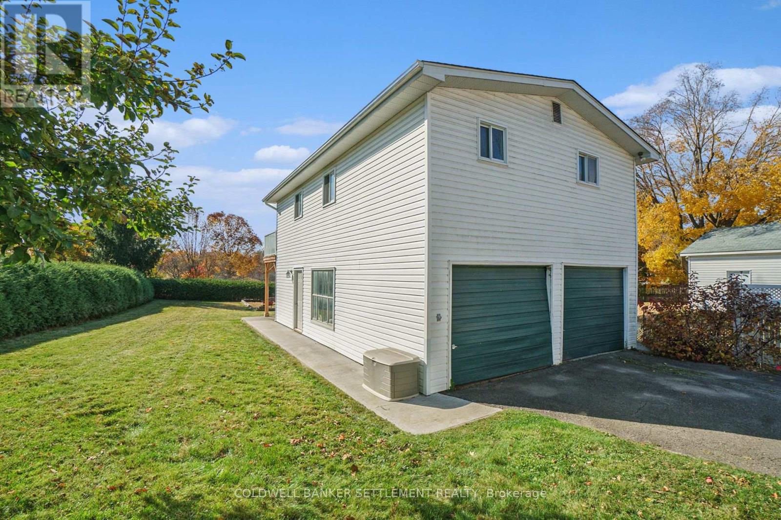 68 Wilson Street W Property Photo 42