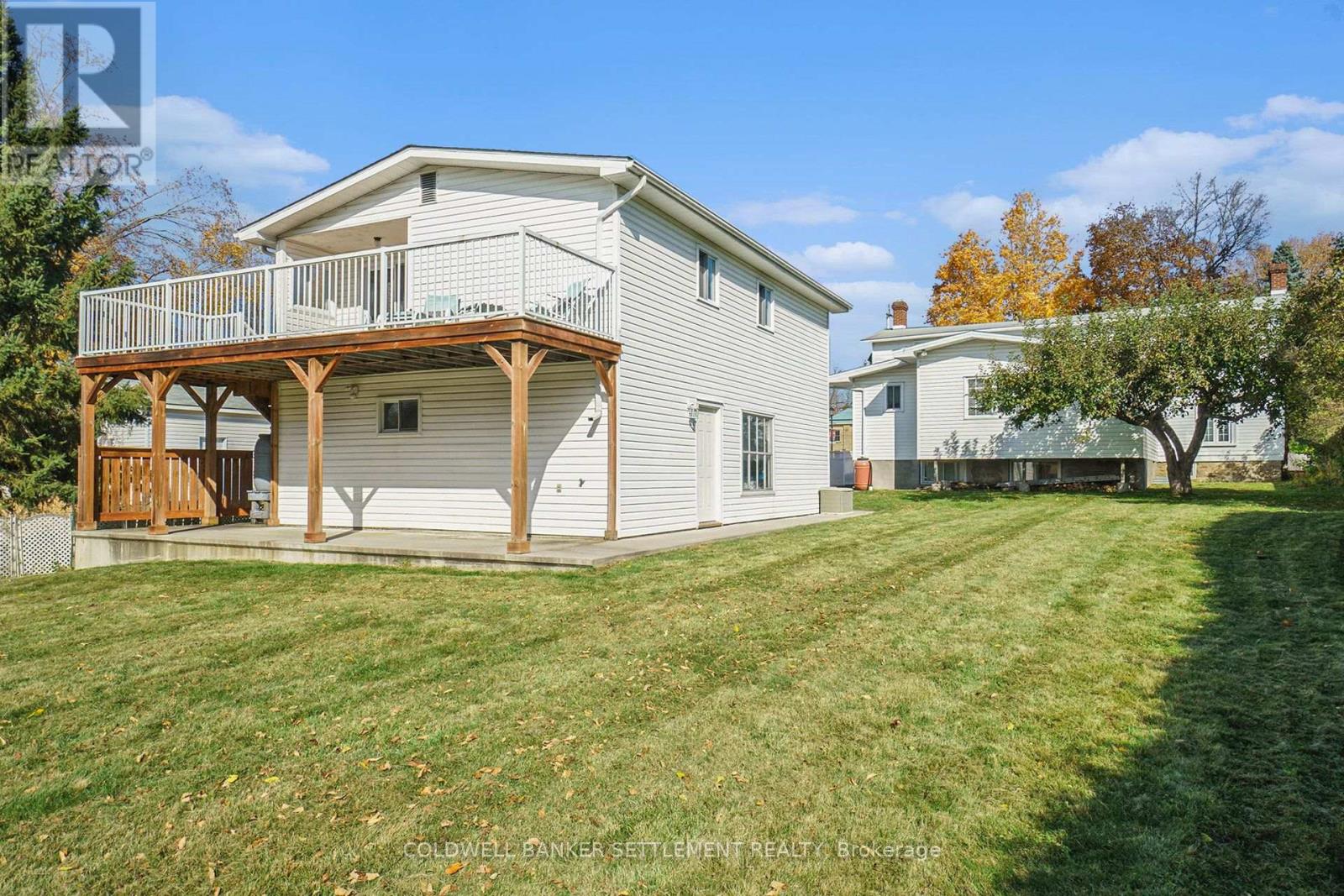 68 Wilson Street W Property Photo 44