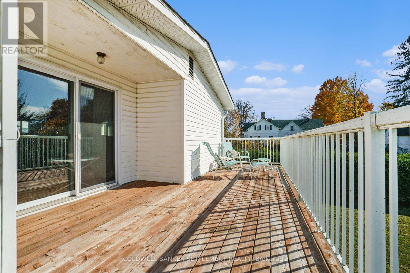 68 Wilson Street W Property Photo 48