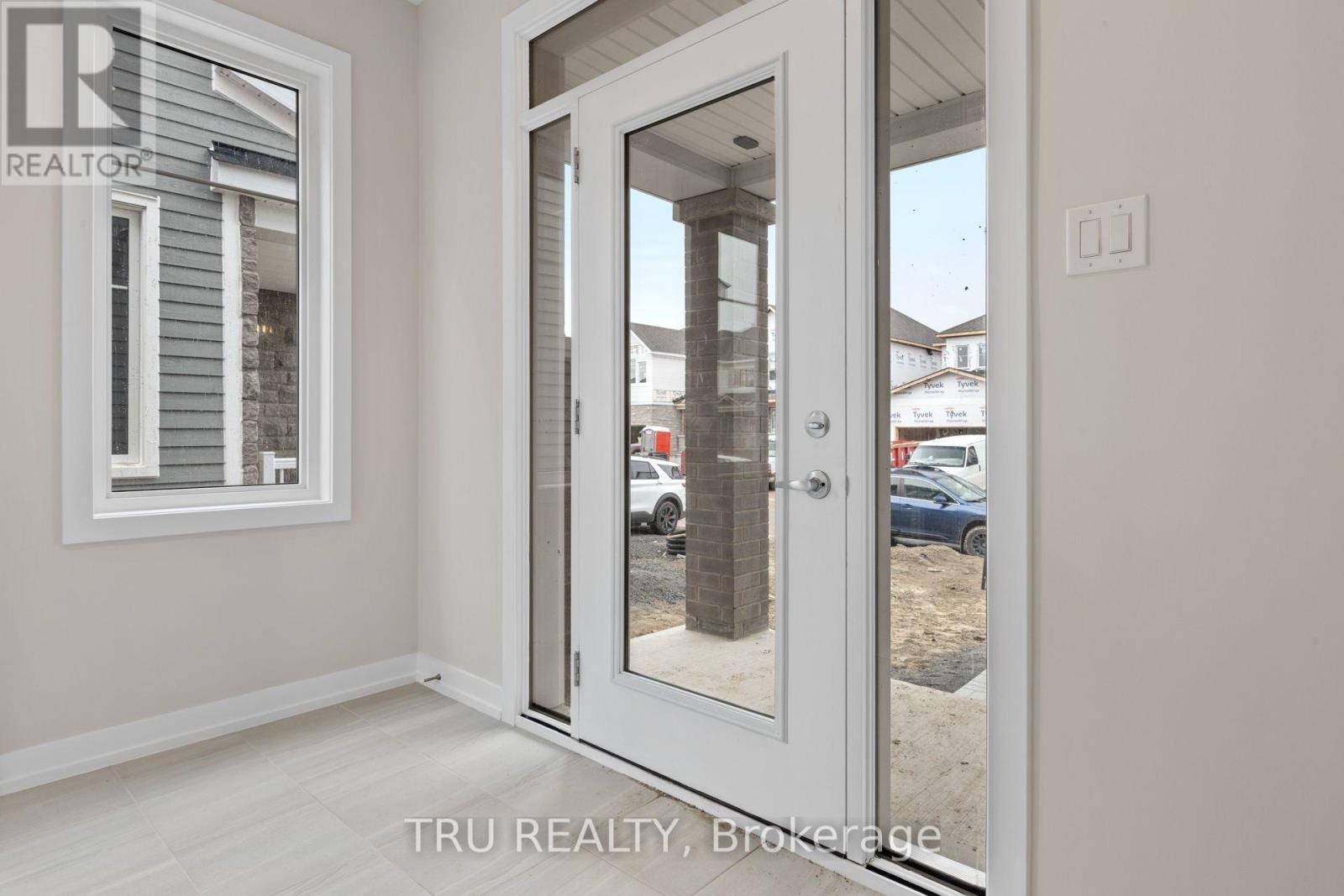 77 Hackamore Crescent Property Photo 6