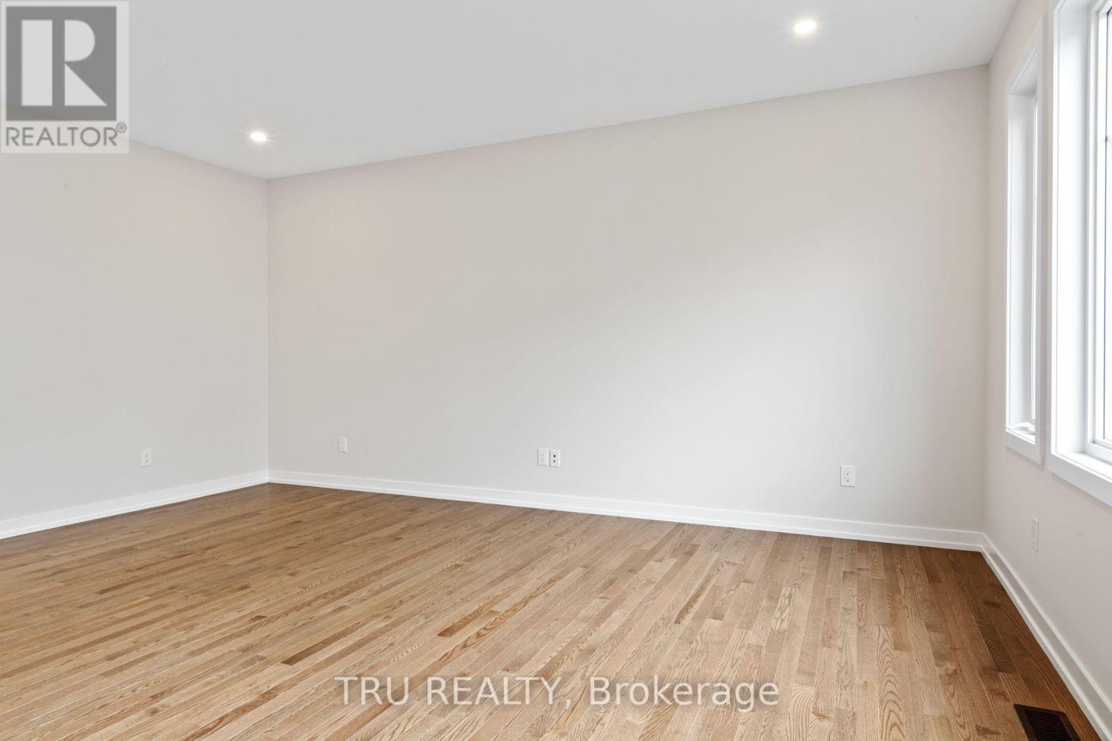 77 Hackamore Crescent Property Photo 12