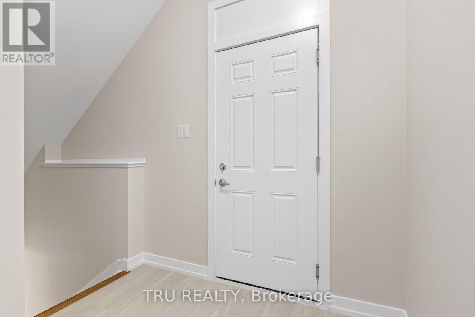 77 Hackamore Crescent Property Photo 14
