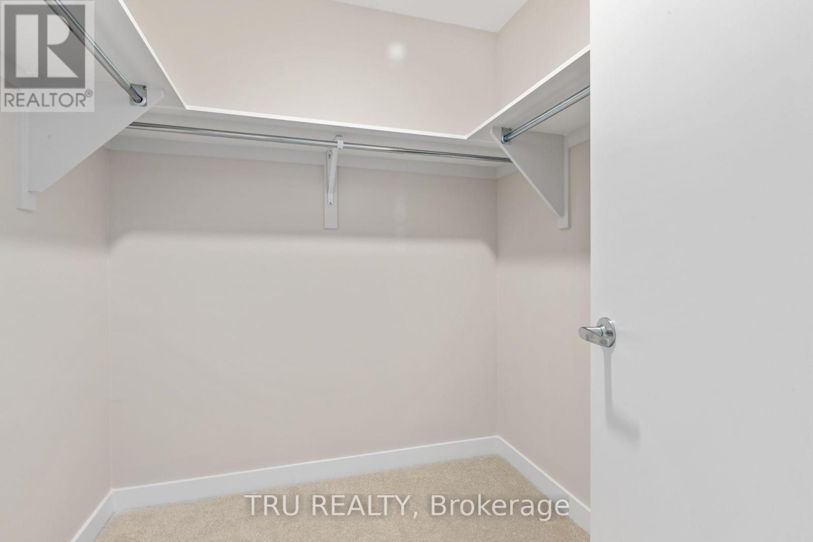 77 Hackamore Crescent Property Photo 23