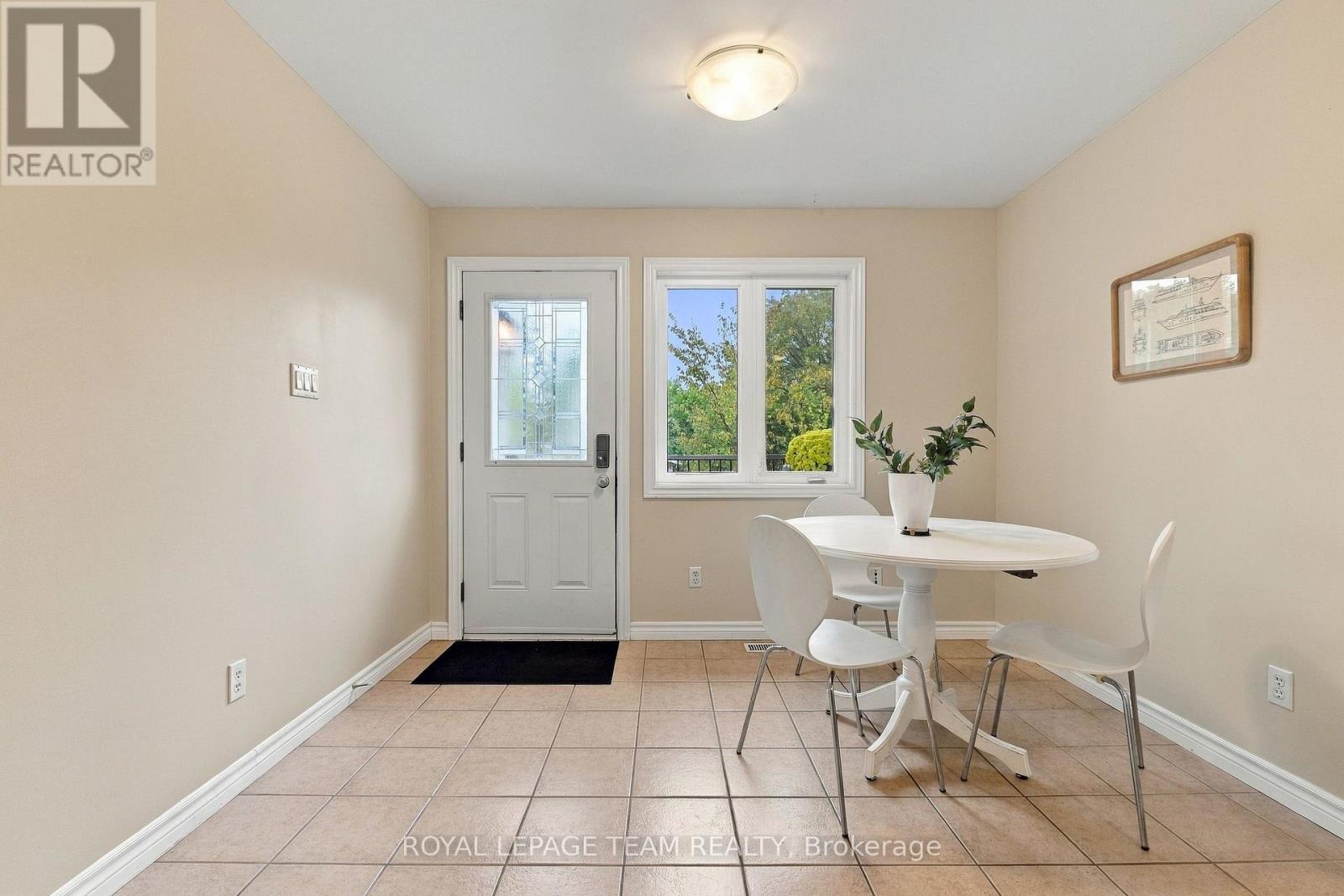 24 Farm Street Property Photo 4