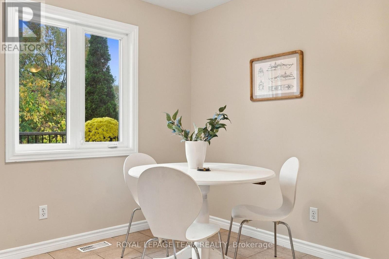 24 Farm Street Property Photo 5