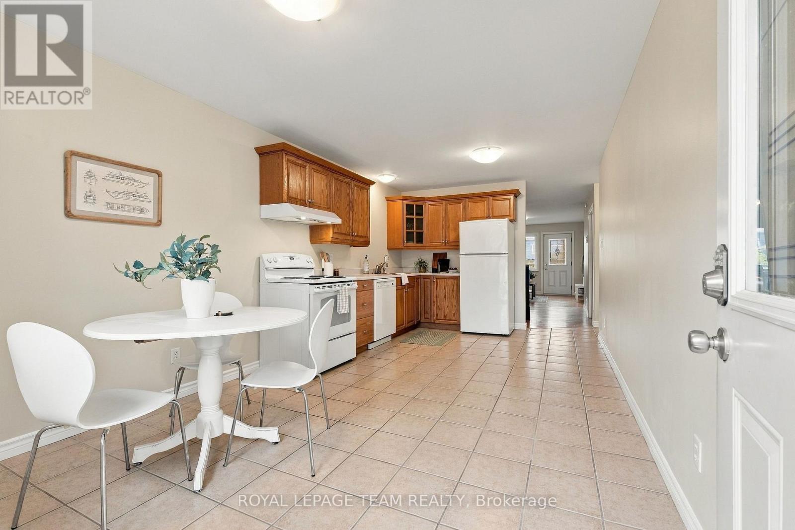 24 Farm Street Property Photo 6