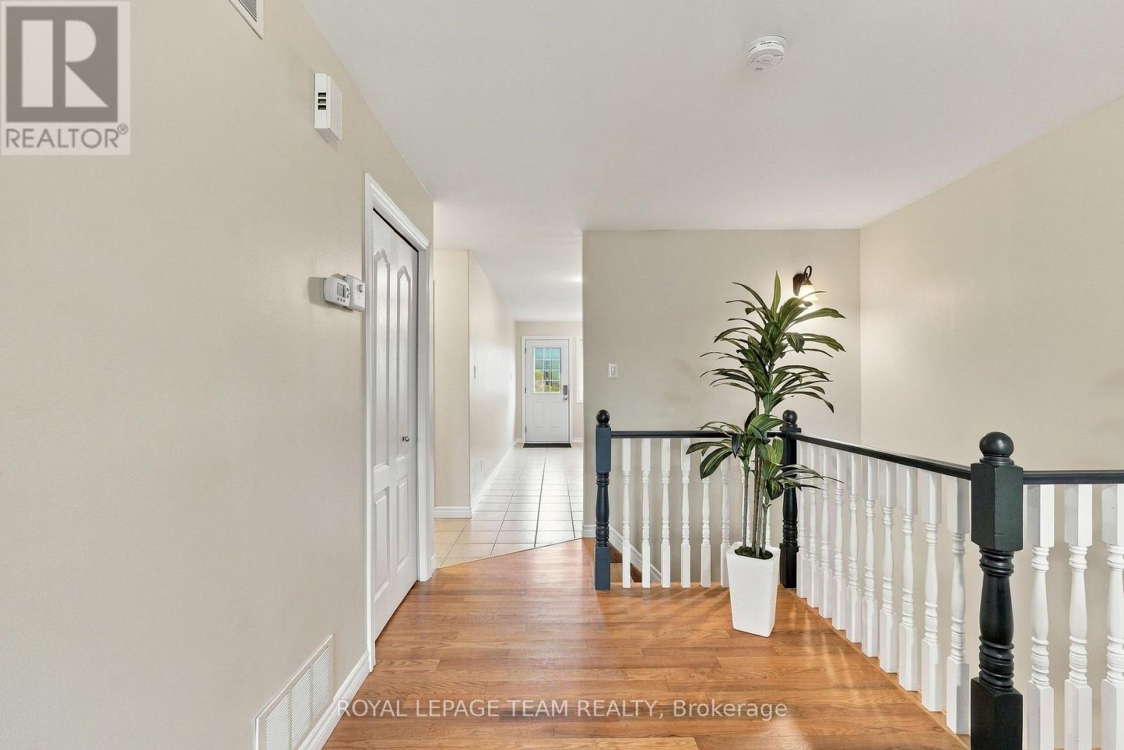 24 Farm Street Property Photo 11