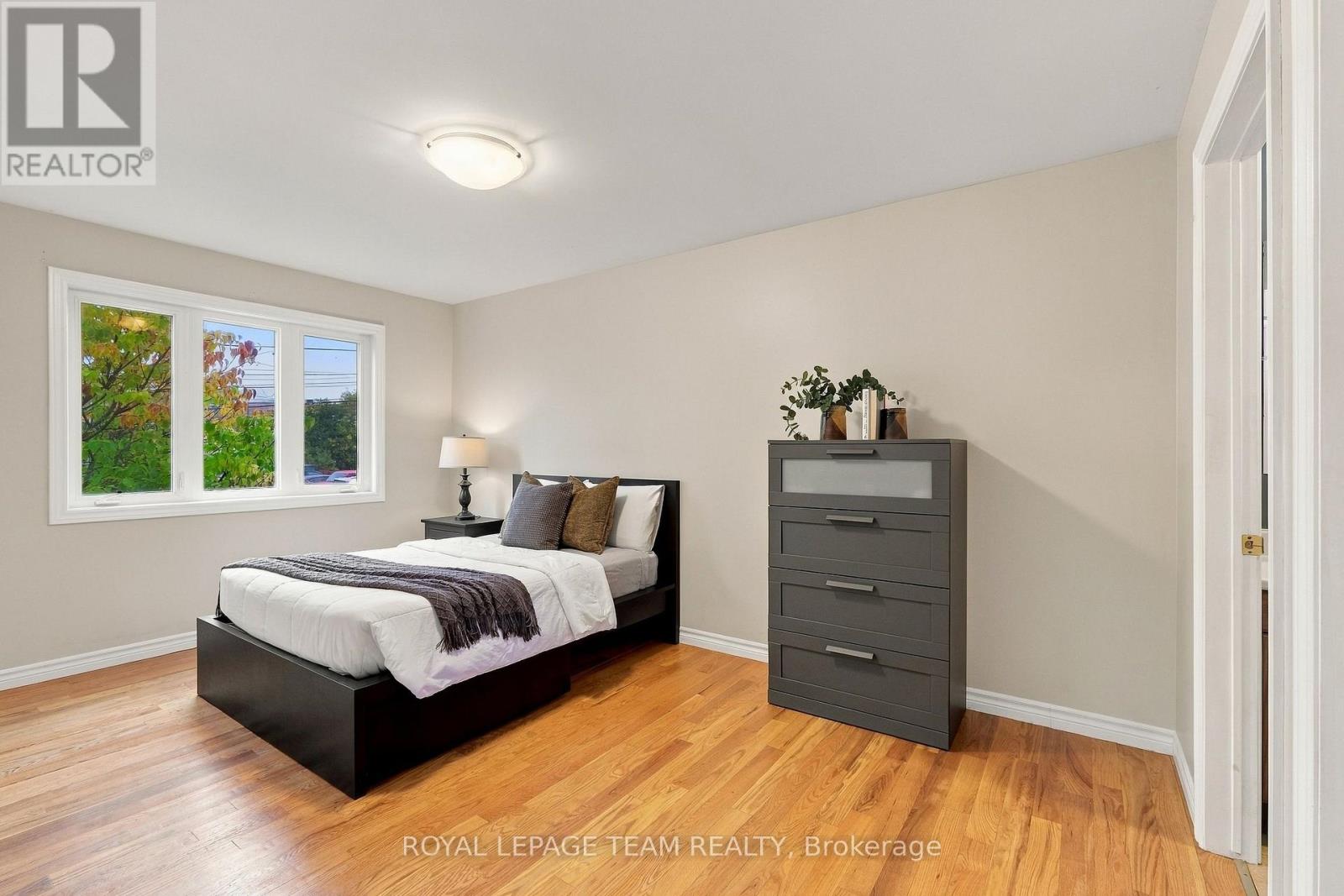 24 Farm Street Property Photo 18