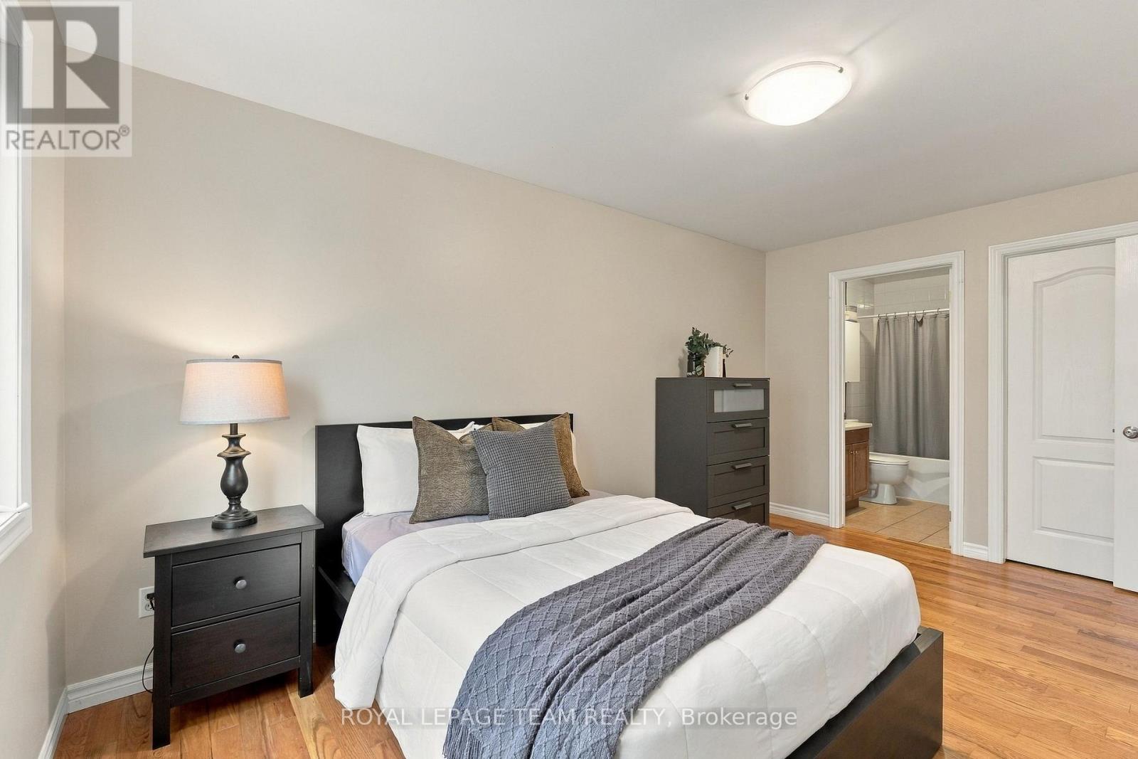 24 Farm Street Property Photo 19