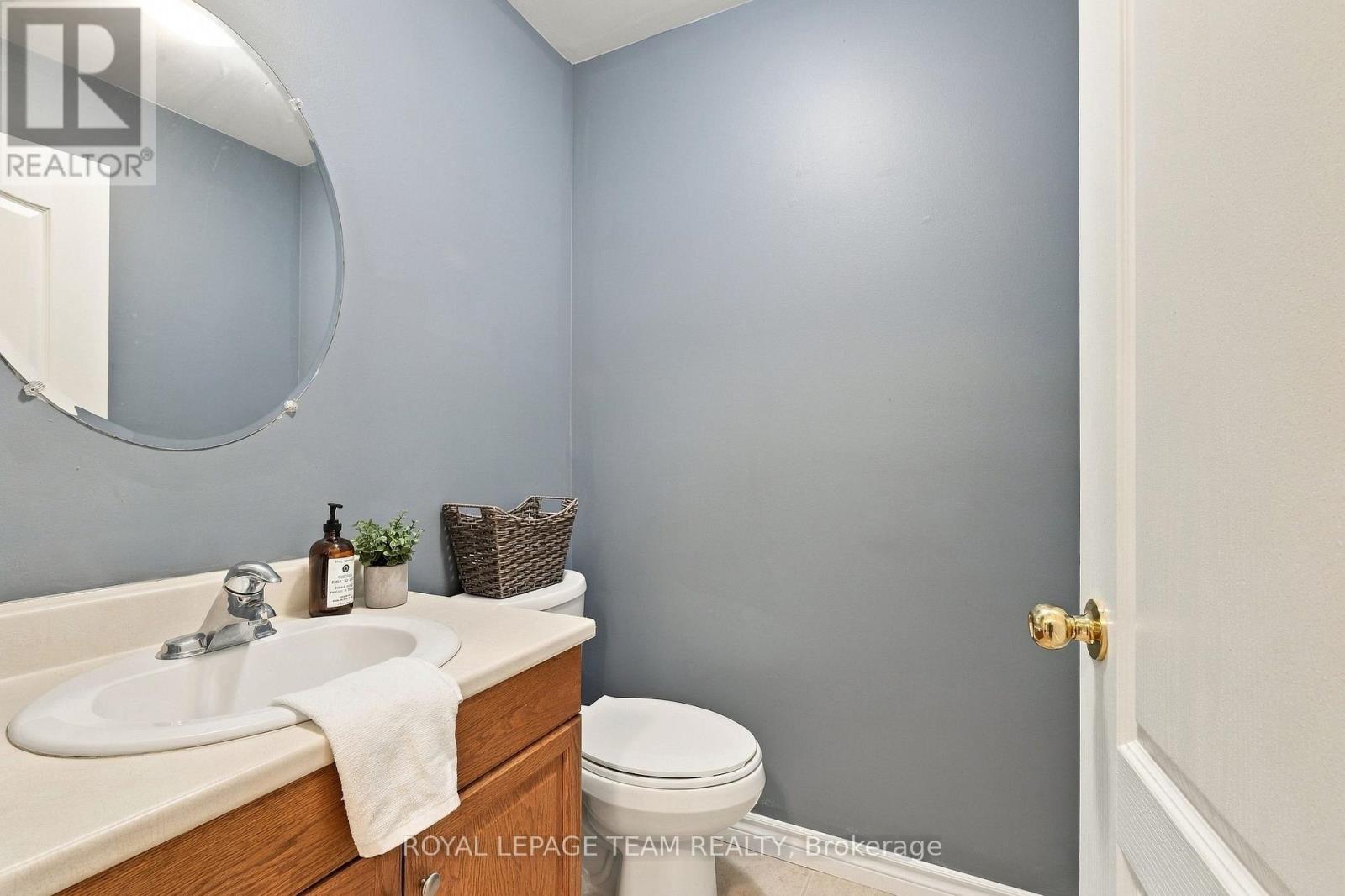 24 Farm Street Property Photo 24