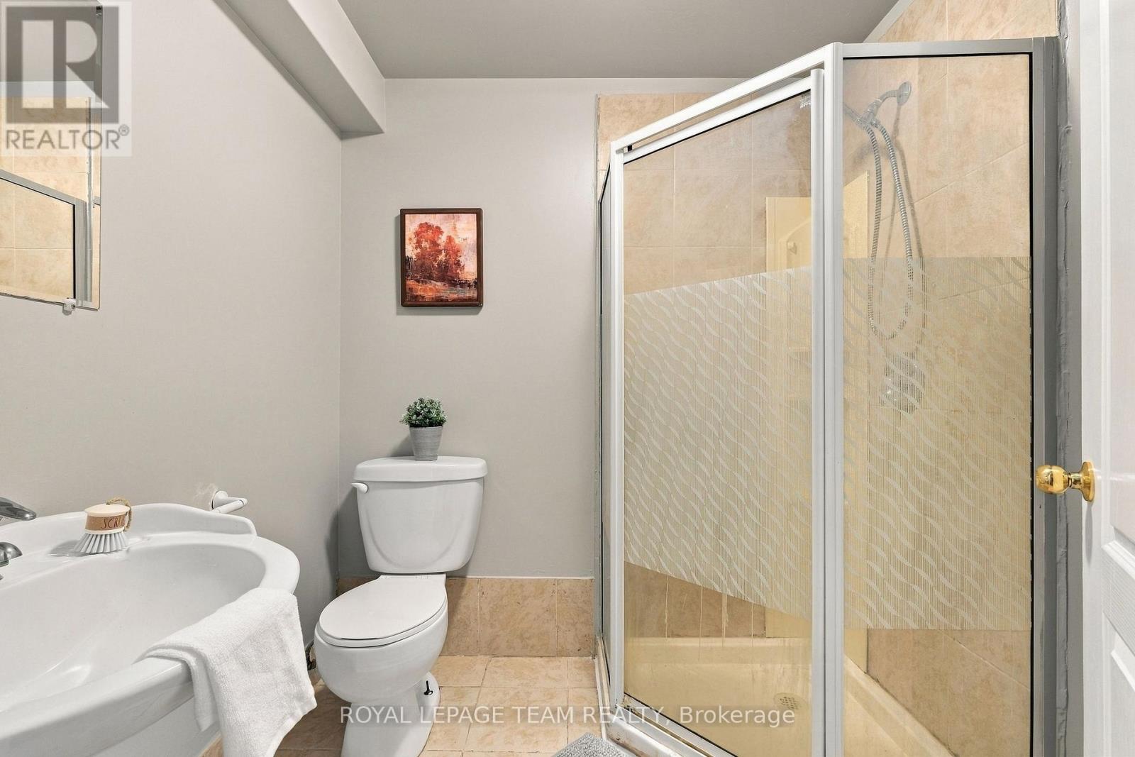 24 Farm Street Property Photo 31
