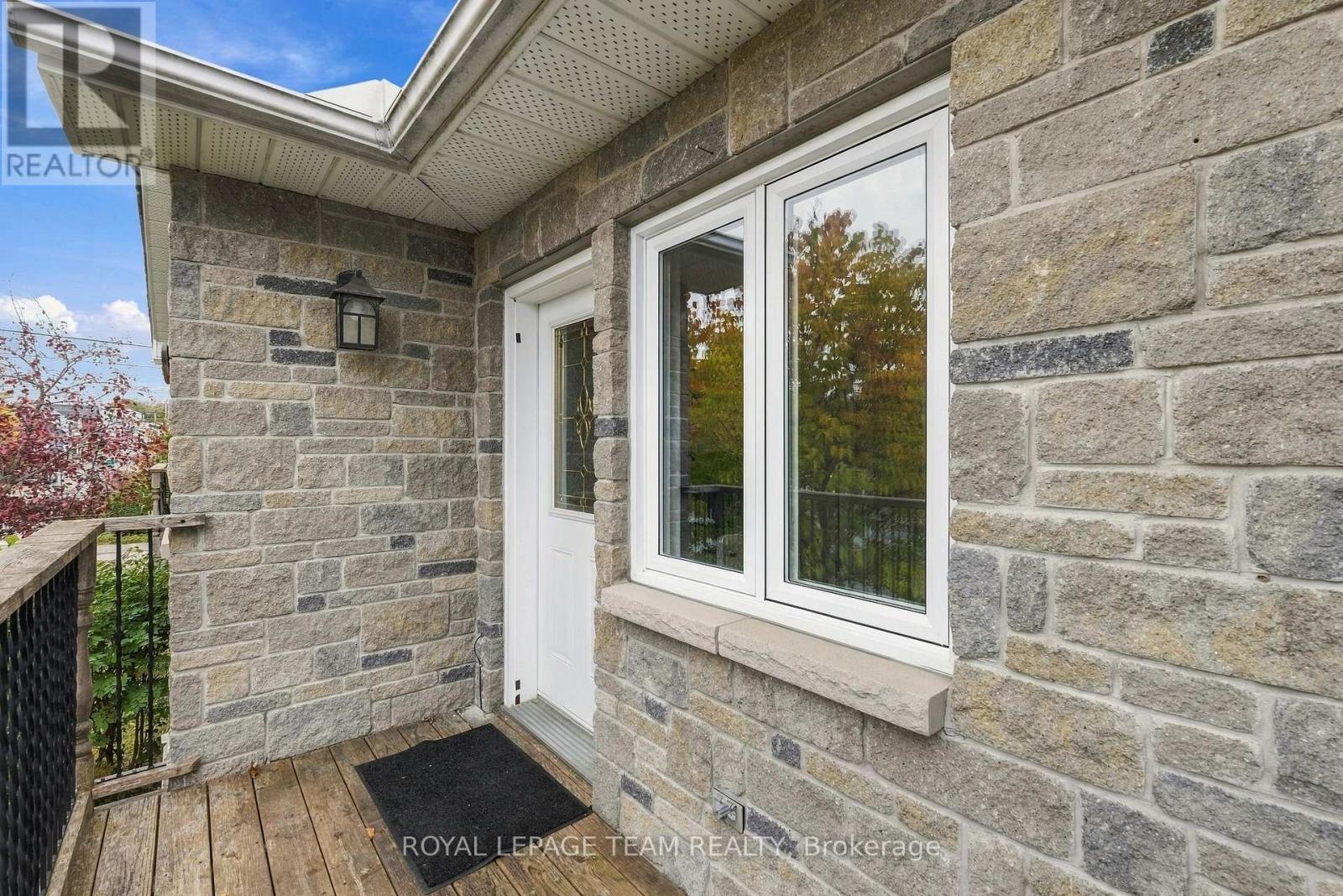 24 Farm Street Property Photo 34