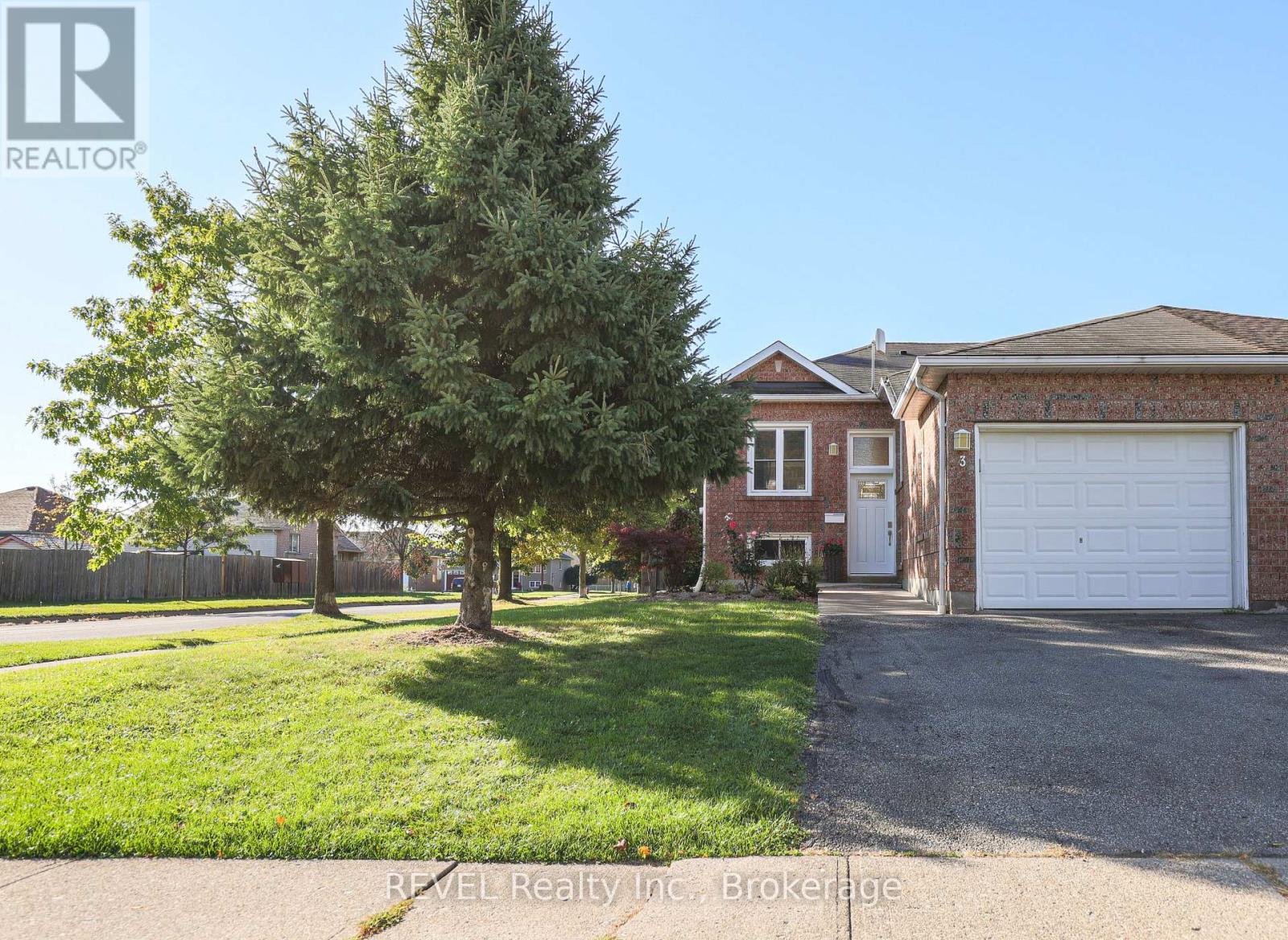 3 JACKSON COURT W Property Photo 1