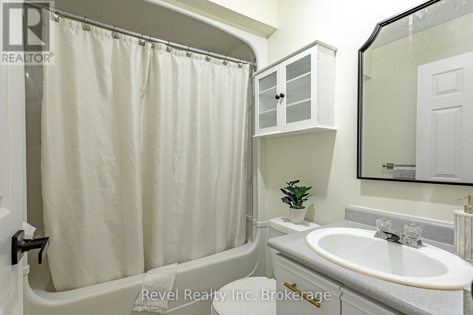 47 - 56 Hiawatha Road Property Photo 12