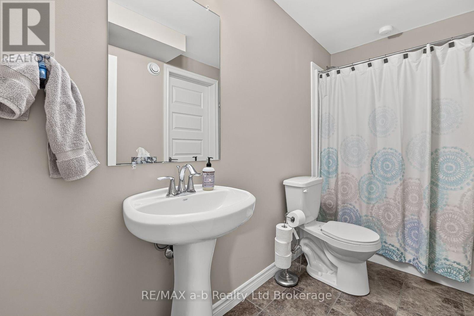 9 - 175 Ingersoll Street N Property Photo 33