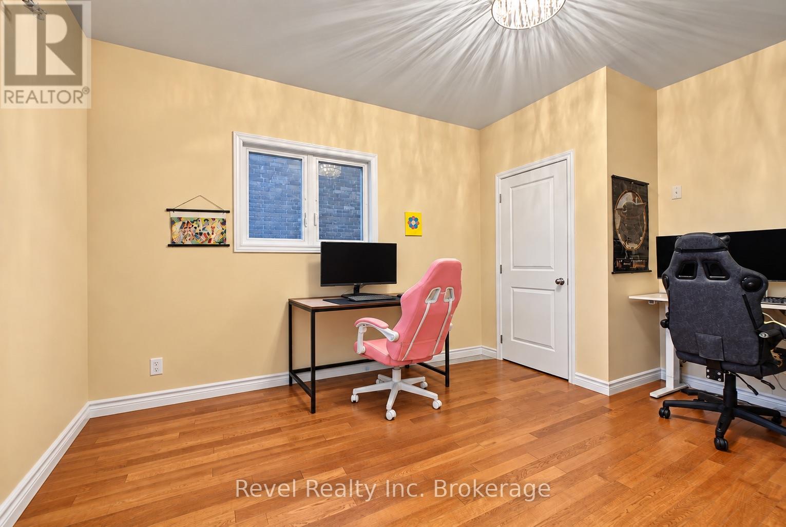 373 First Avenue E Property Photo 5