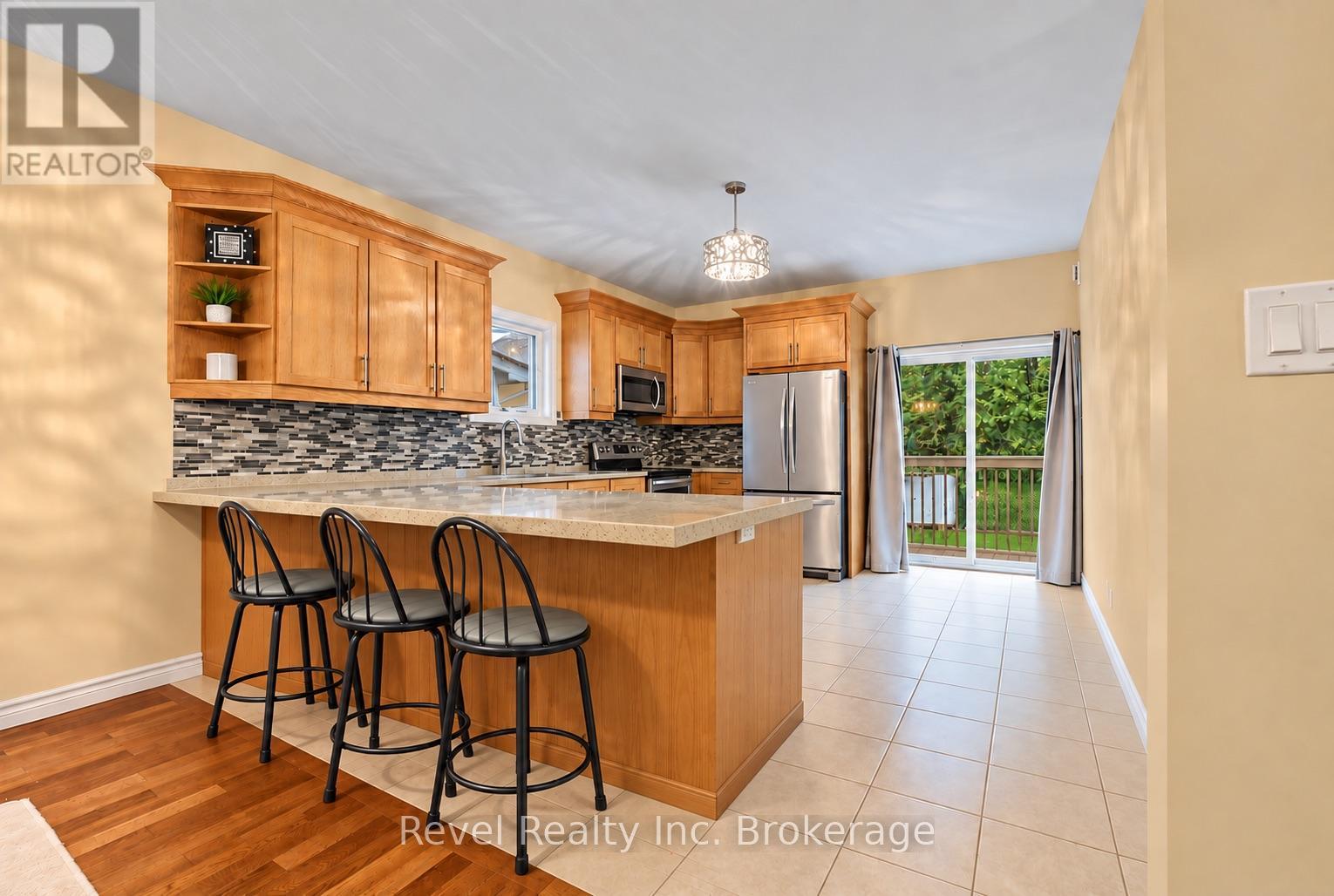 373 First Avenue E Property Photo 7