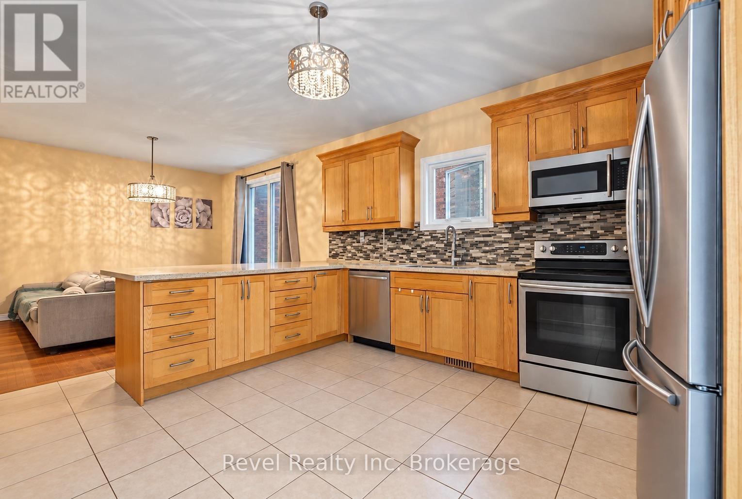 373 First Avenue E Property Photo 8