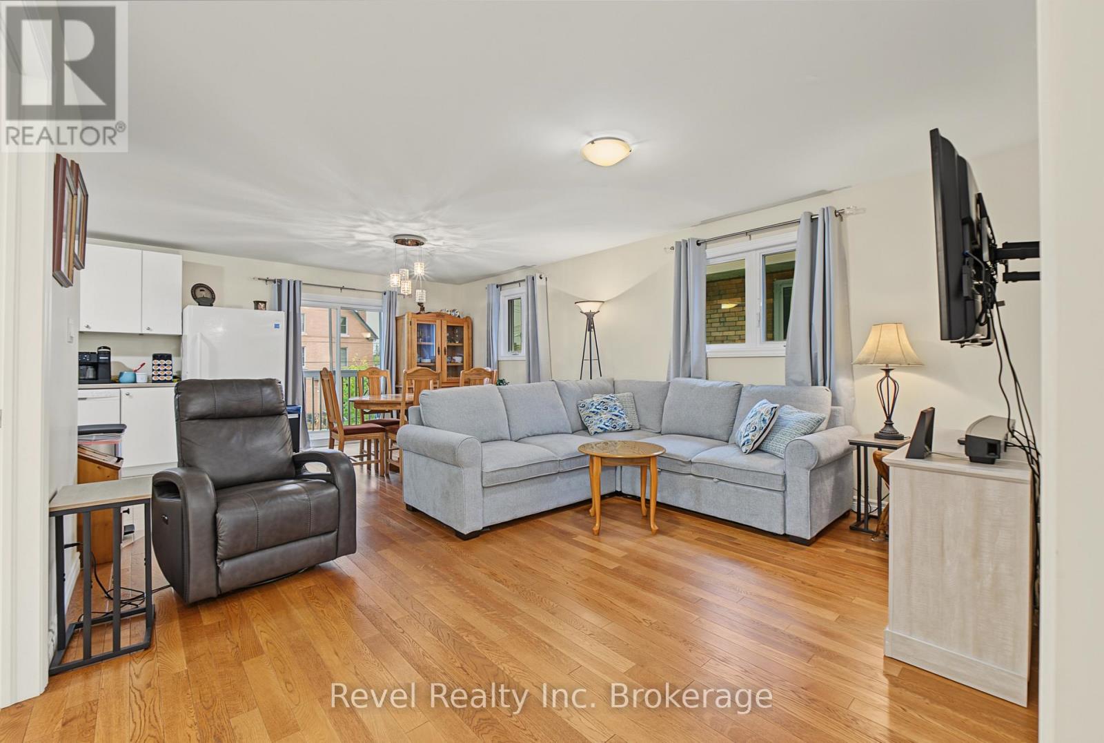 373 First Avenue E Property Photo 16