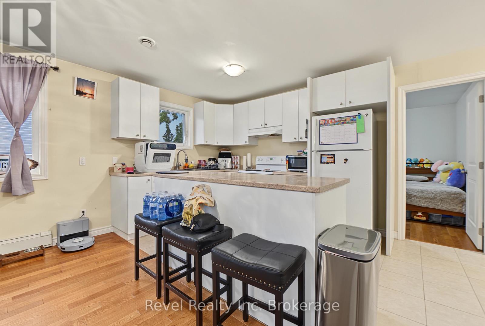 373 First Avenue E Property Photo 28
