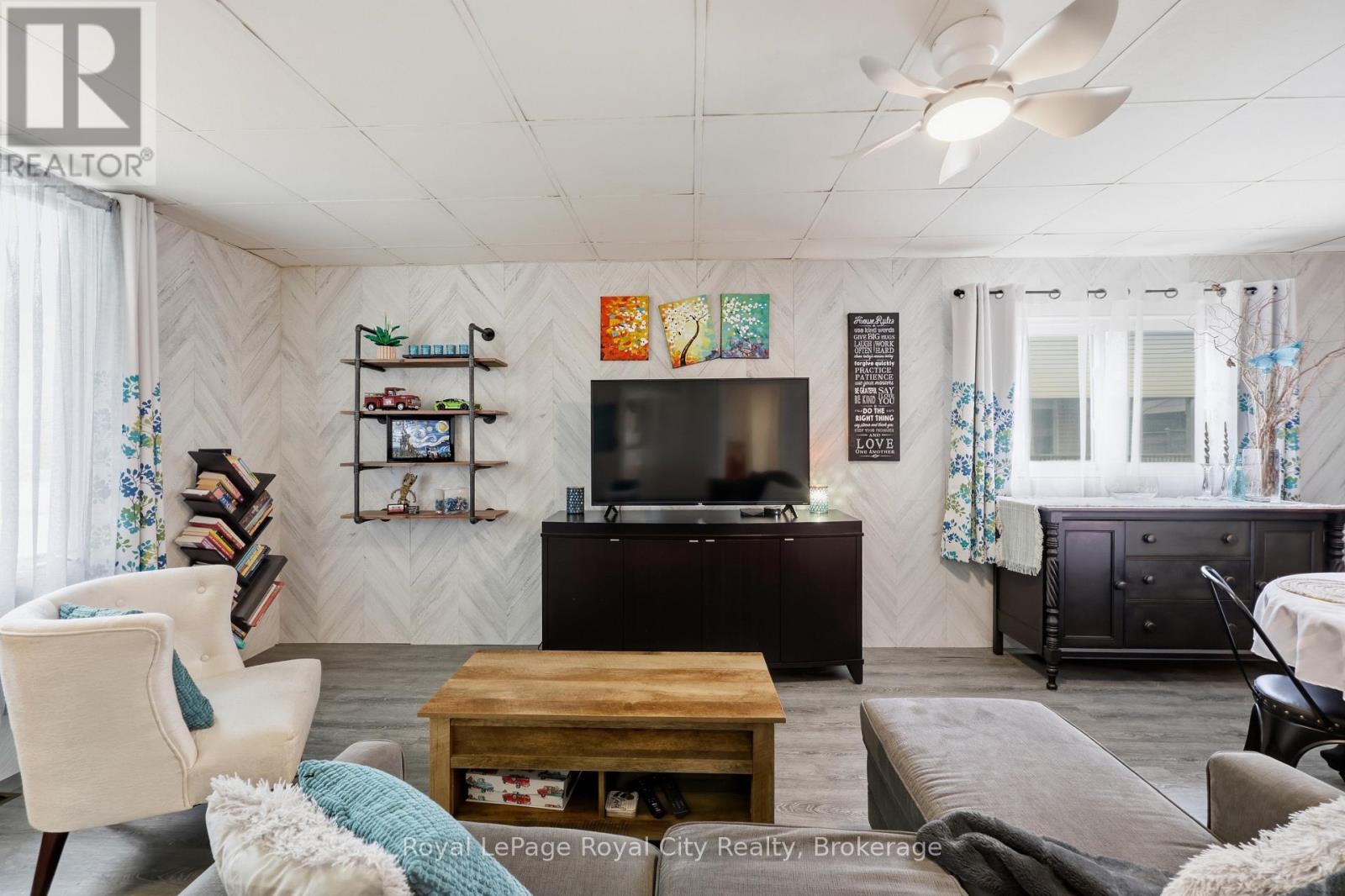 22 Hill Avenue Property Photo 8