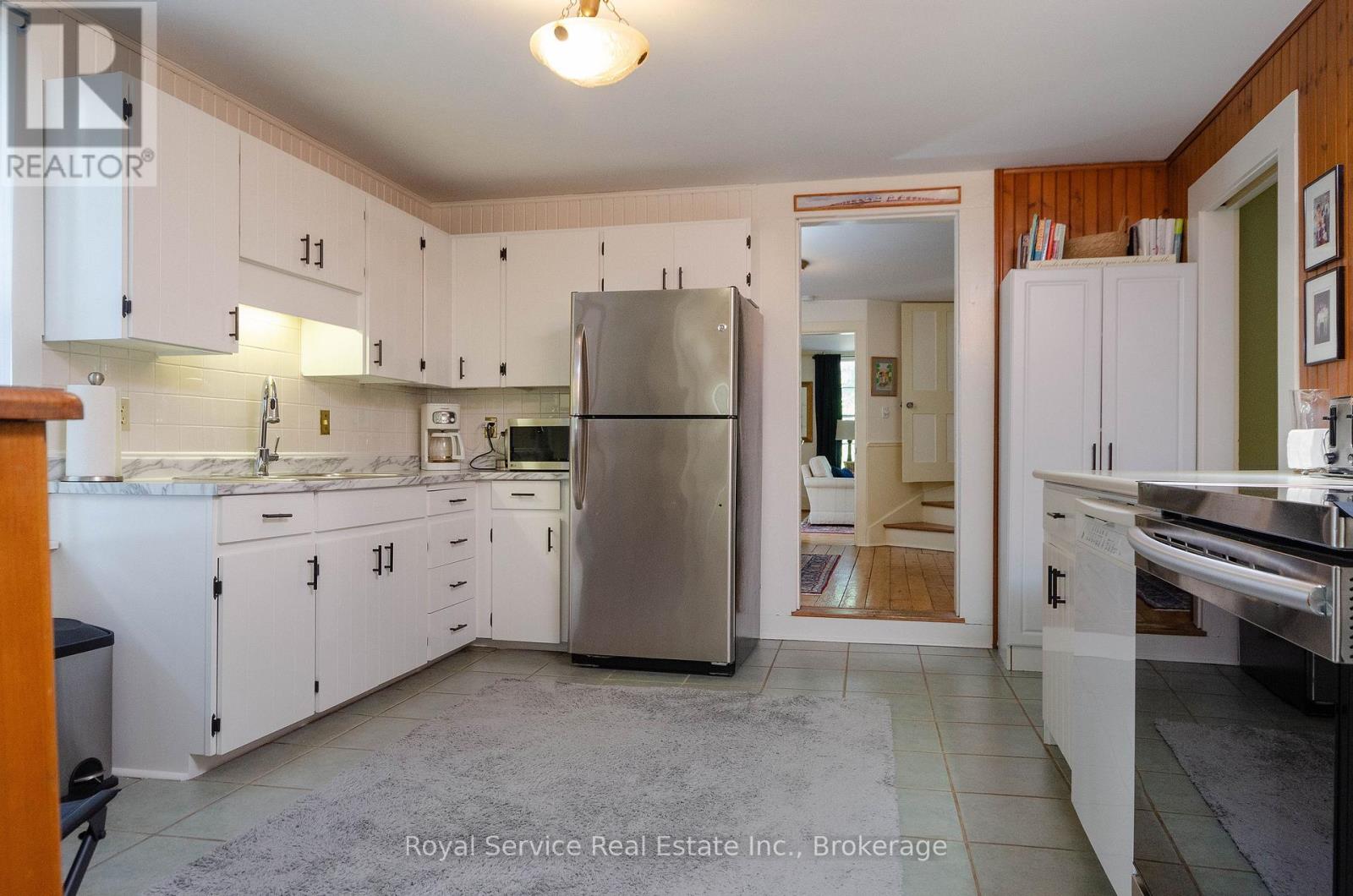 243 Ridout Street Property Photo 10