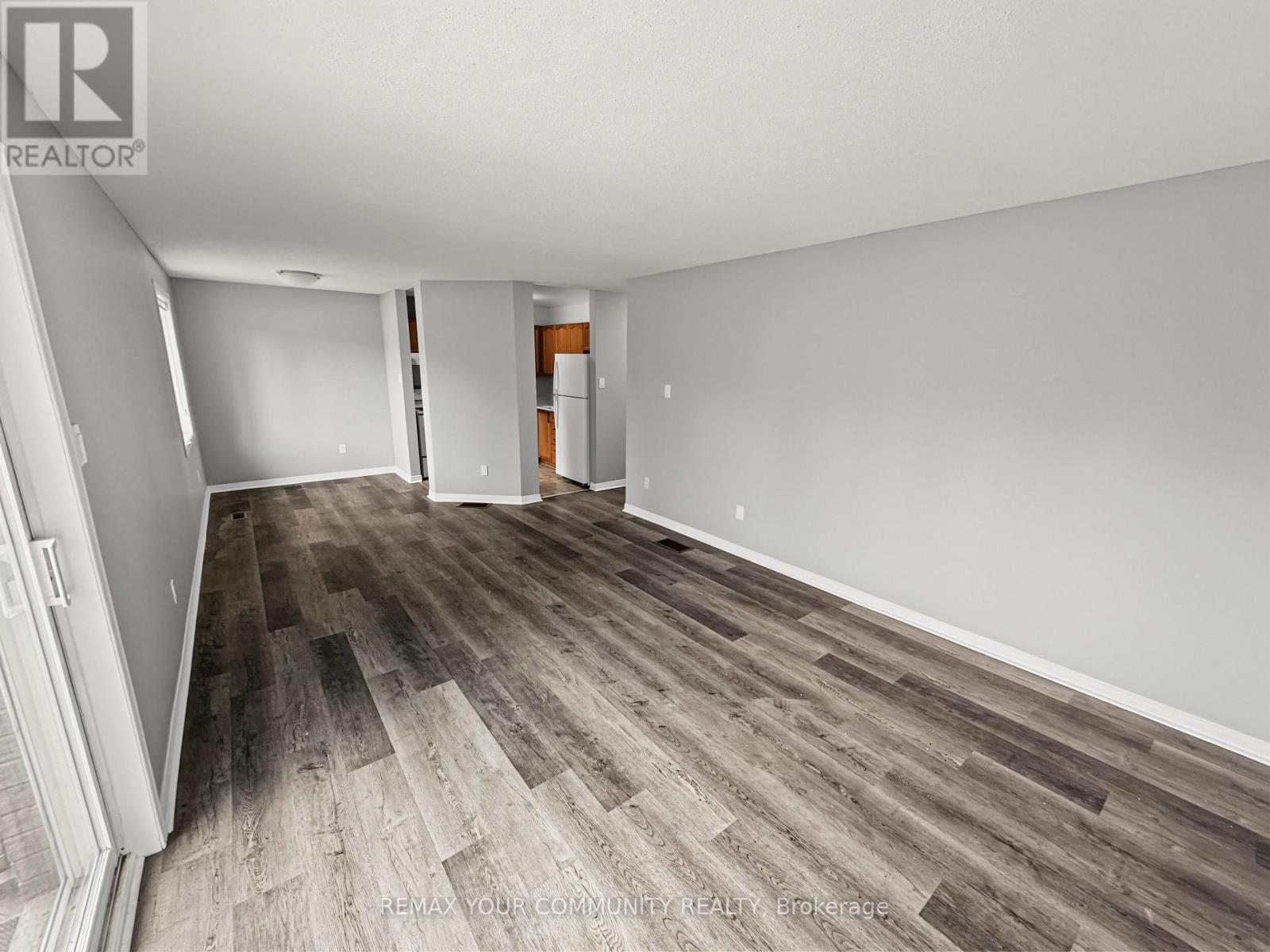 101 - 10 Riverside Drive Property Photo 3