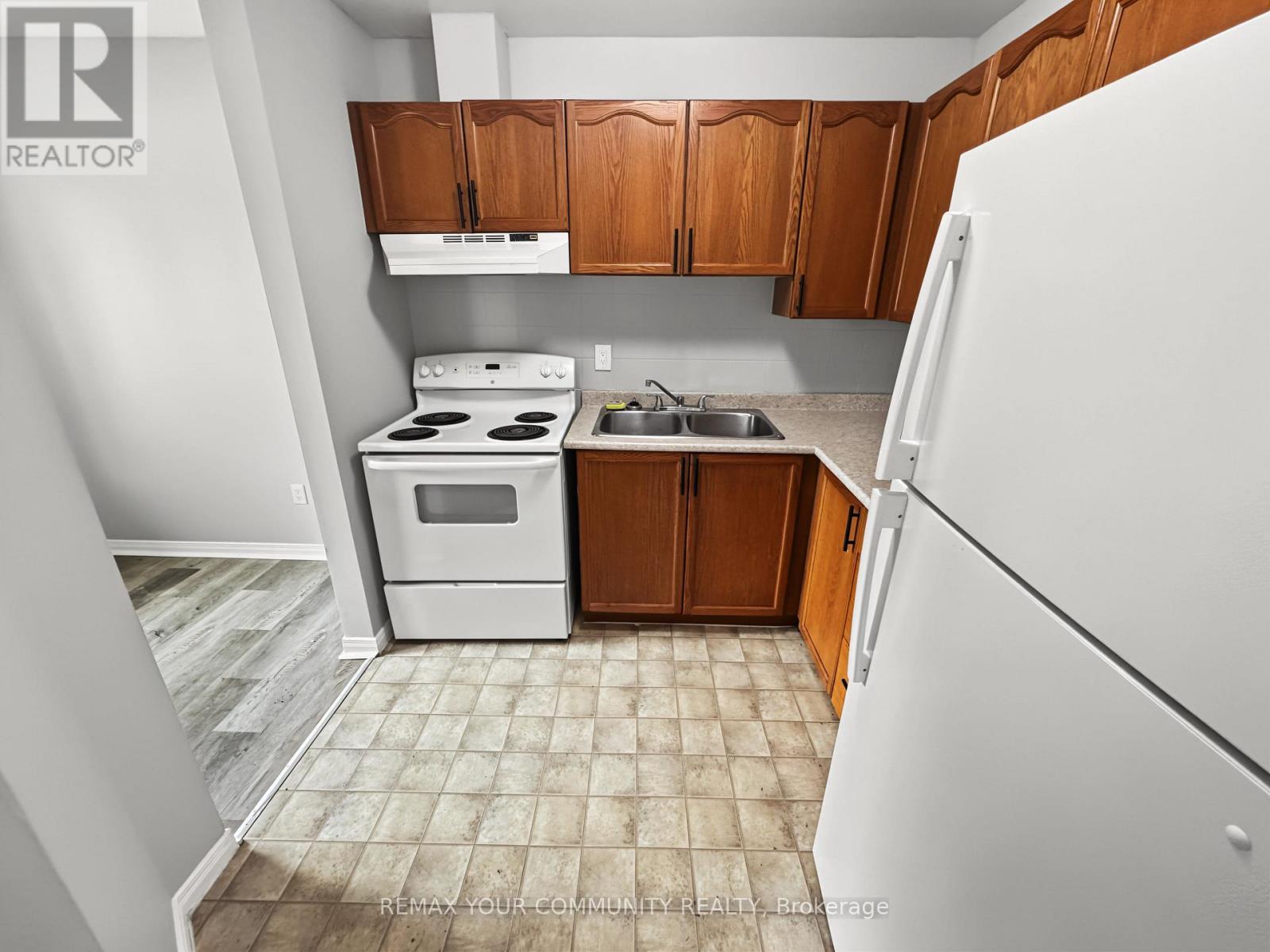101 - 10 Riverside Drive Property Photo 6
