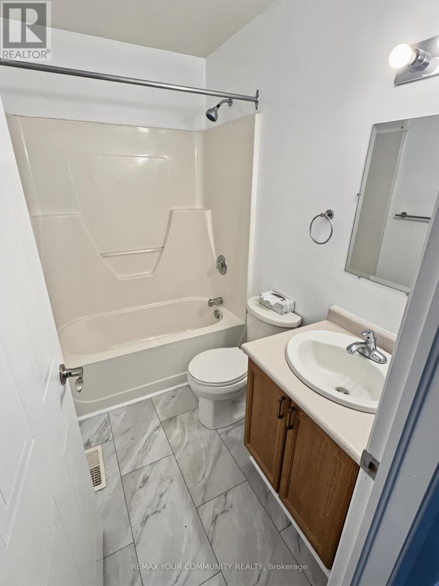 214 - 10 Riverside Drive Property Photo 6