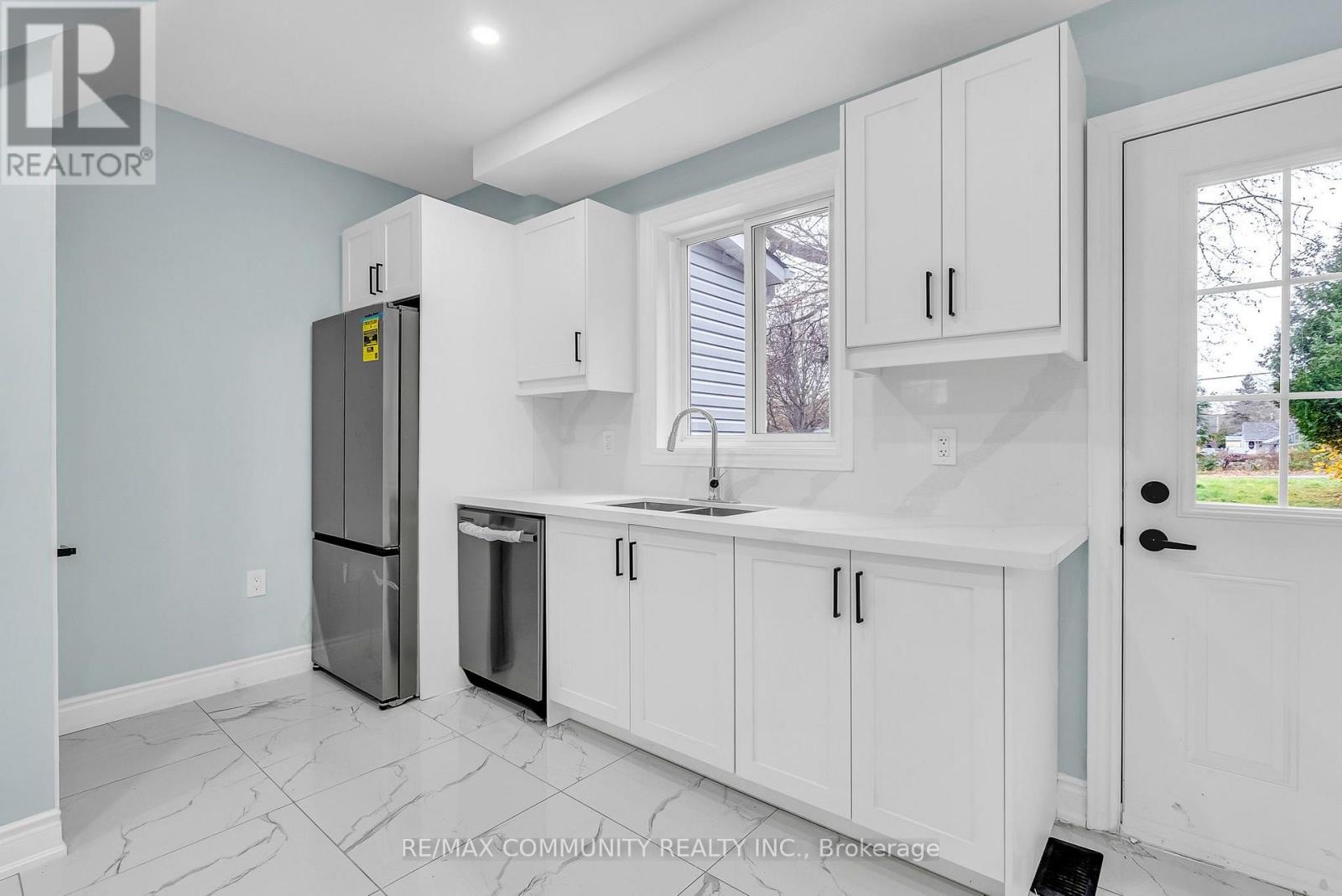 170 Bruton Street Property Photo 8