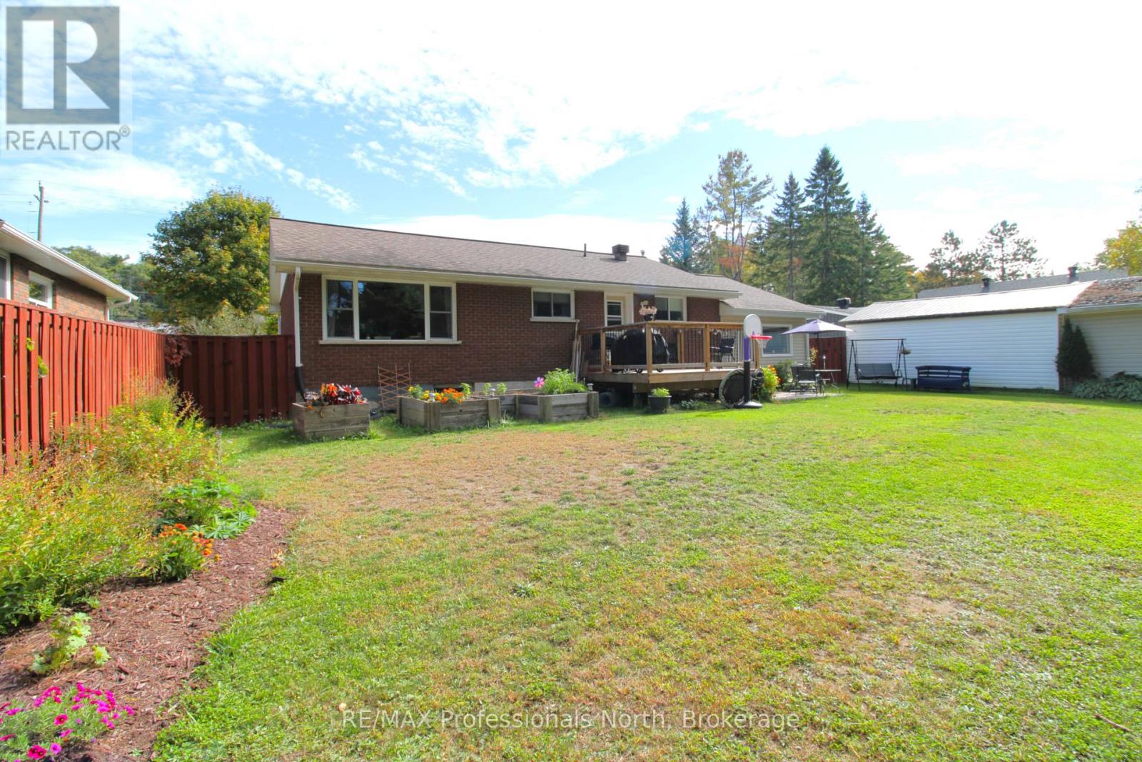 83 Pine Street Property Photo 6