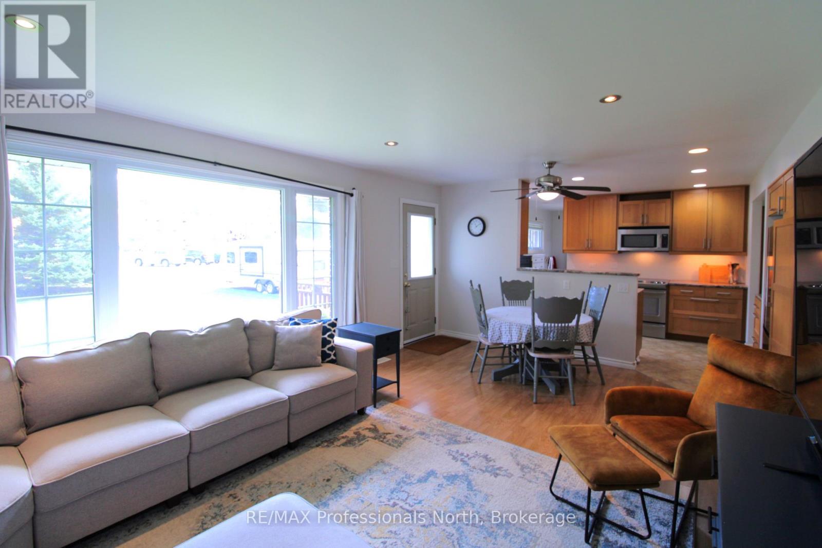 83 Pine Street Property Photo 8