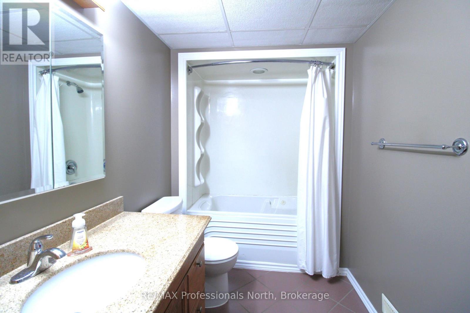83 Pine Street Property Photo 23
