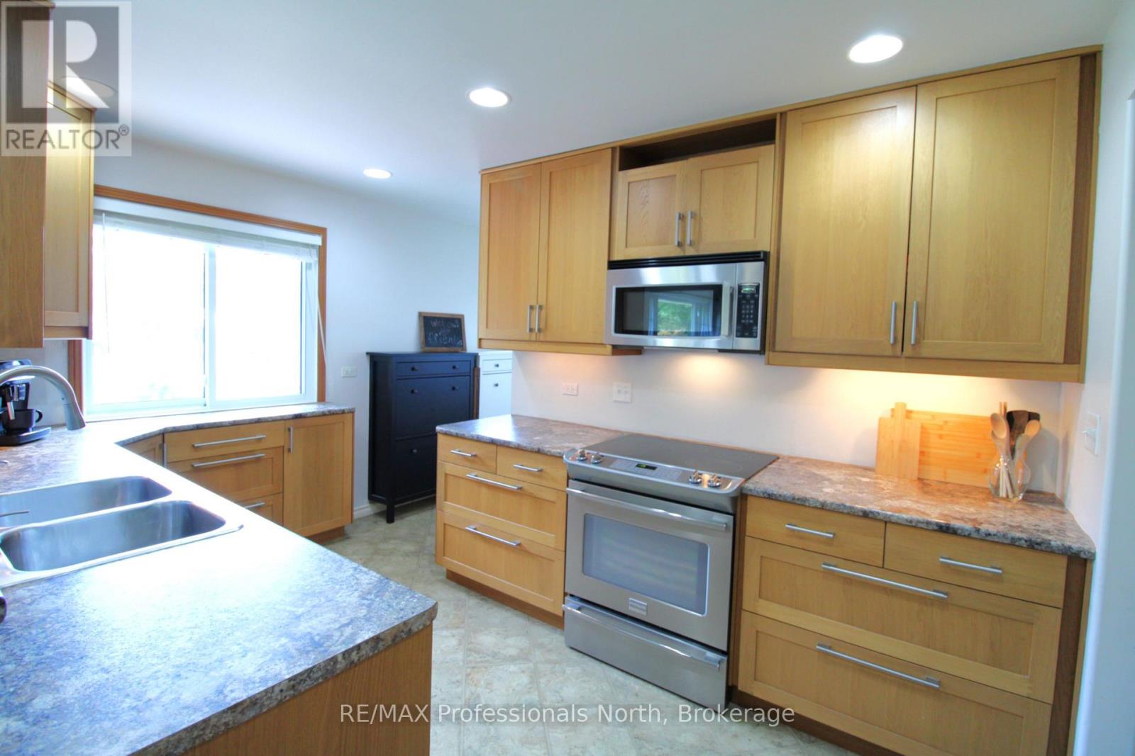 83 Pine Street Property Photo 32