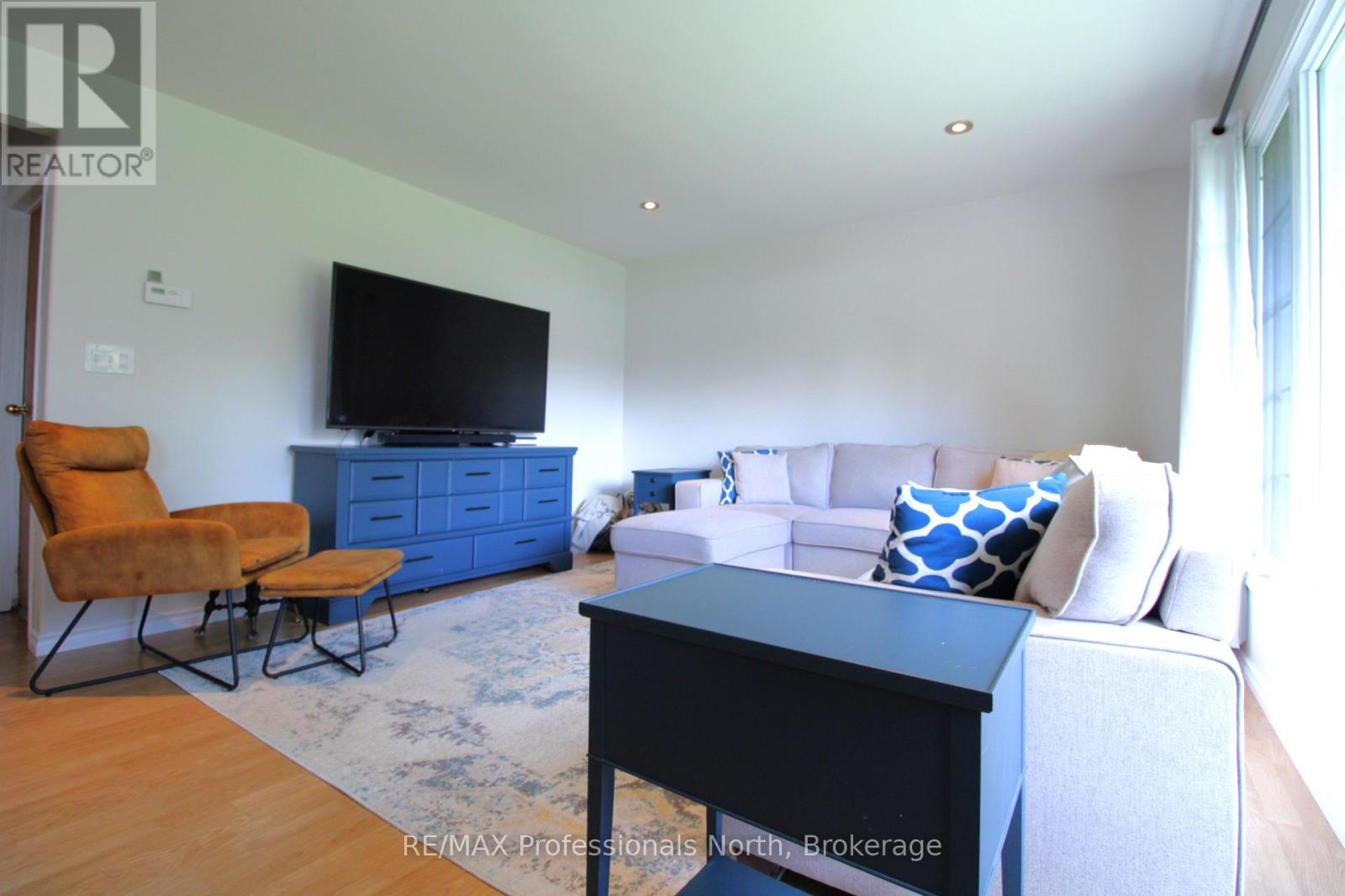 83 Pine Street Property Photo 34