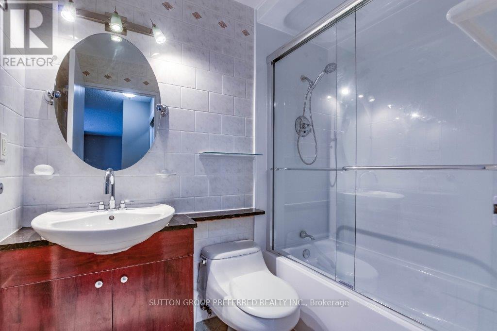 605 - 1600 Adelaide Street N Property Photo 14