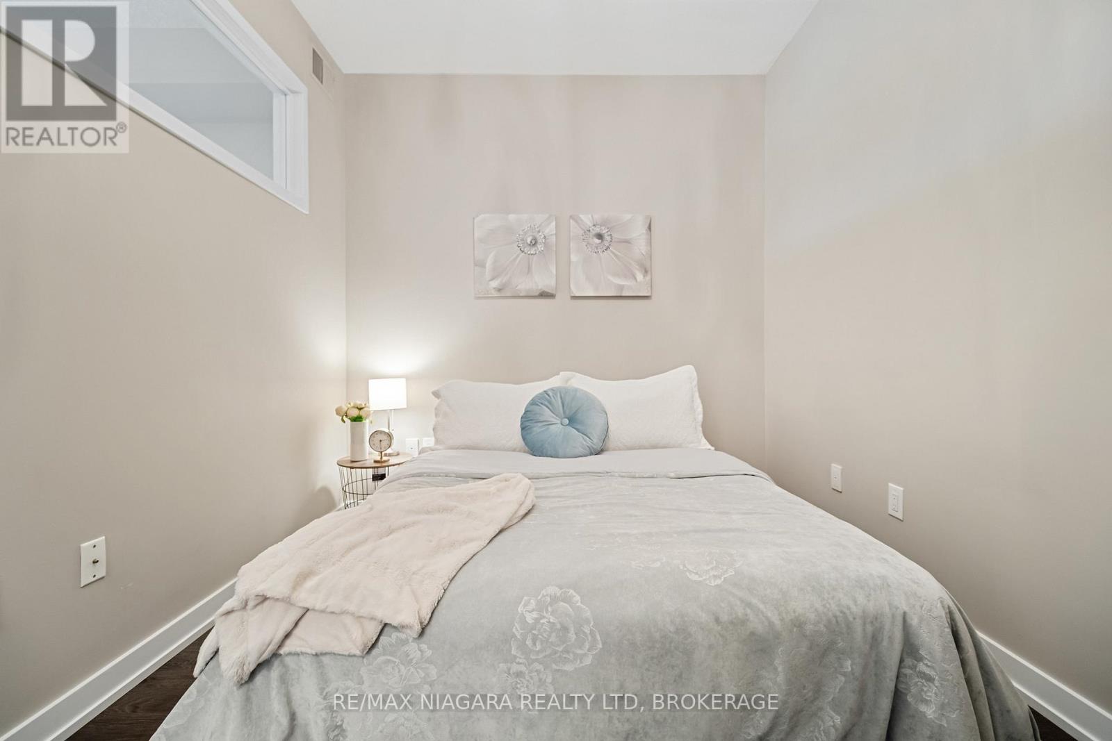 411 - 520 North Service Road Property Photo 28