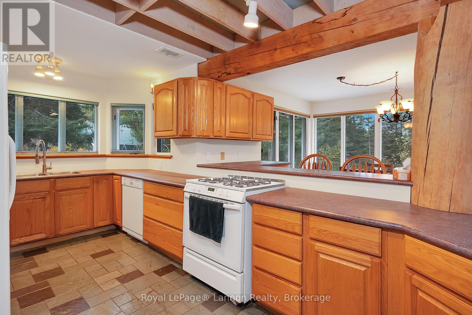 2165 Gregor Road Property Photo 5