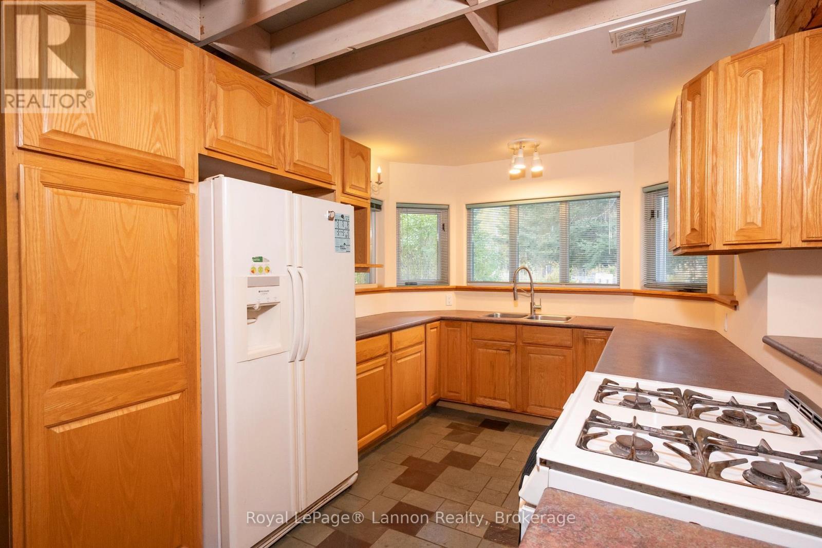 2165 Gregor Road Property Photo 6