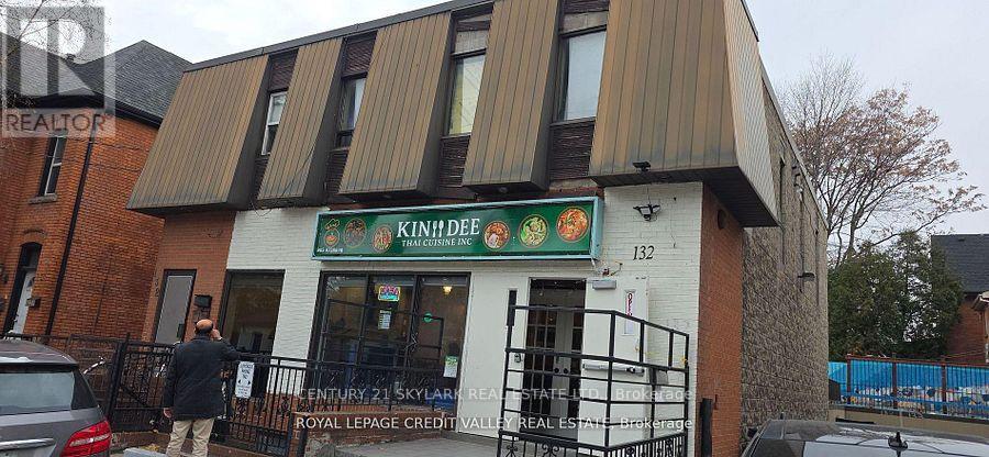 132 QUEEN STREET S