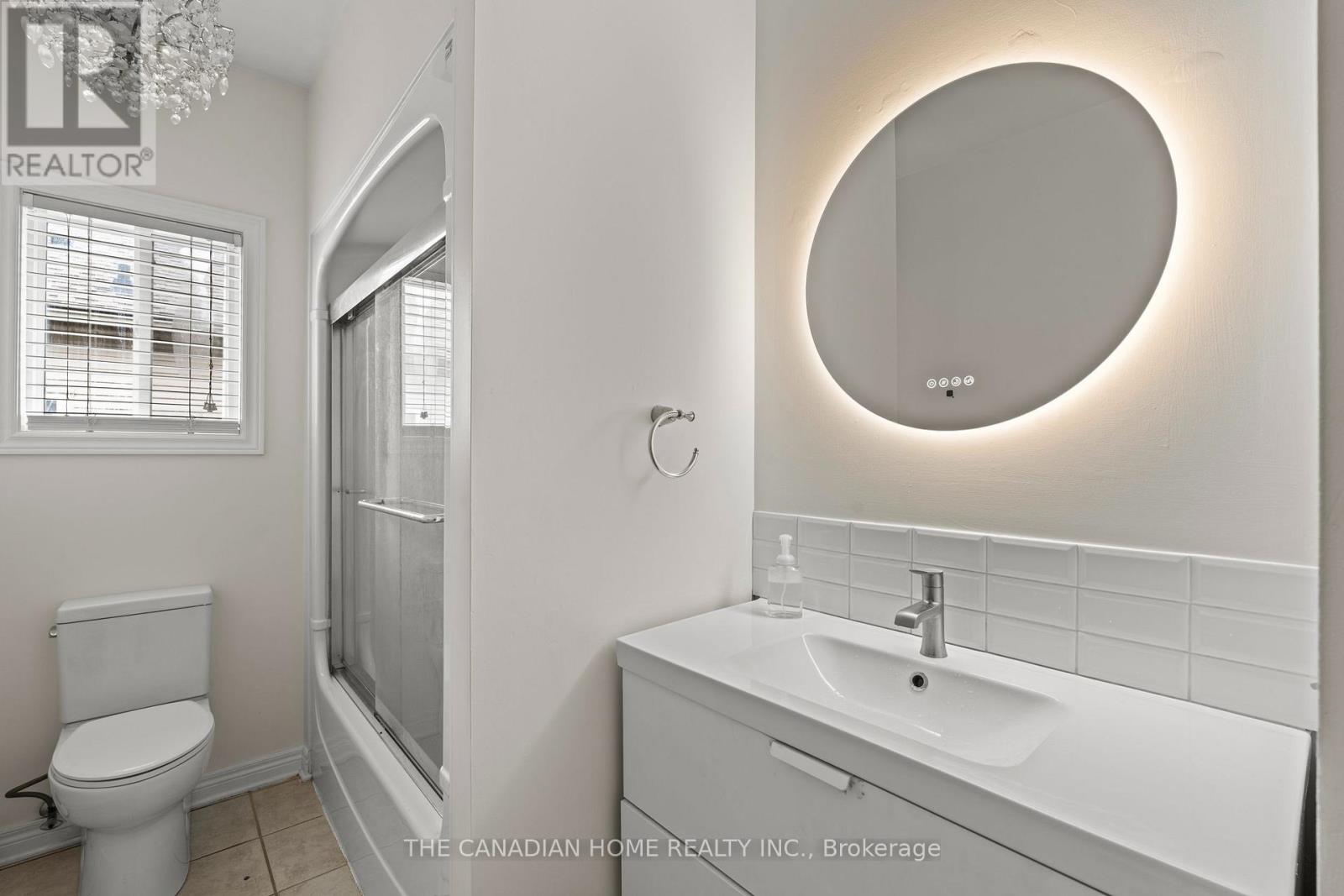 192 Oakcrest Avenue E Property Photo 18