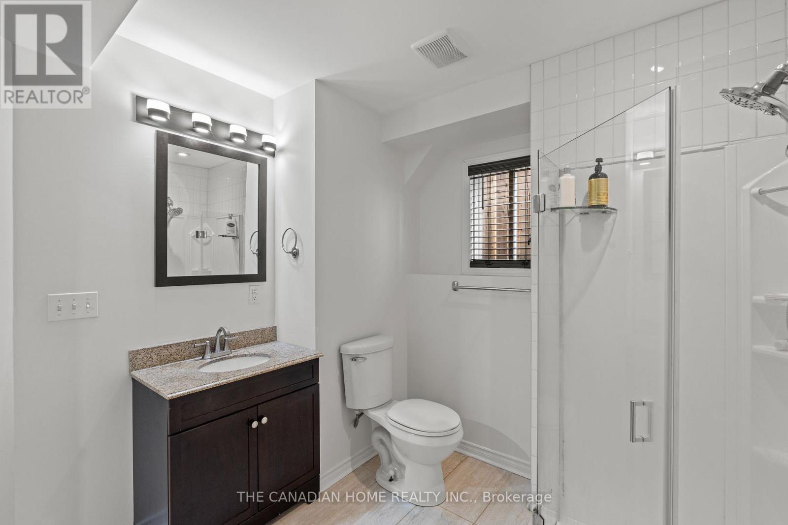 192 Oakcrest Avenue E Property Photo 23