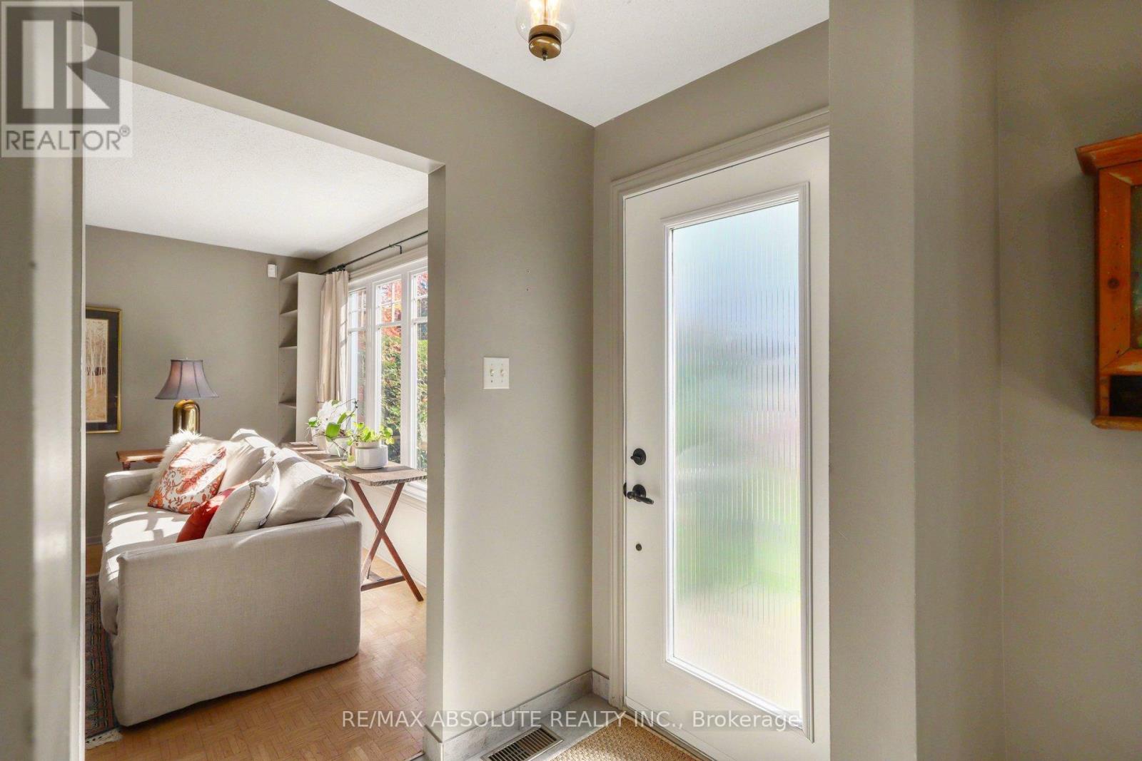 125 Juniper Street E Property Photo 3
