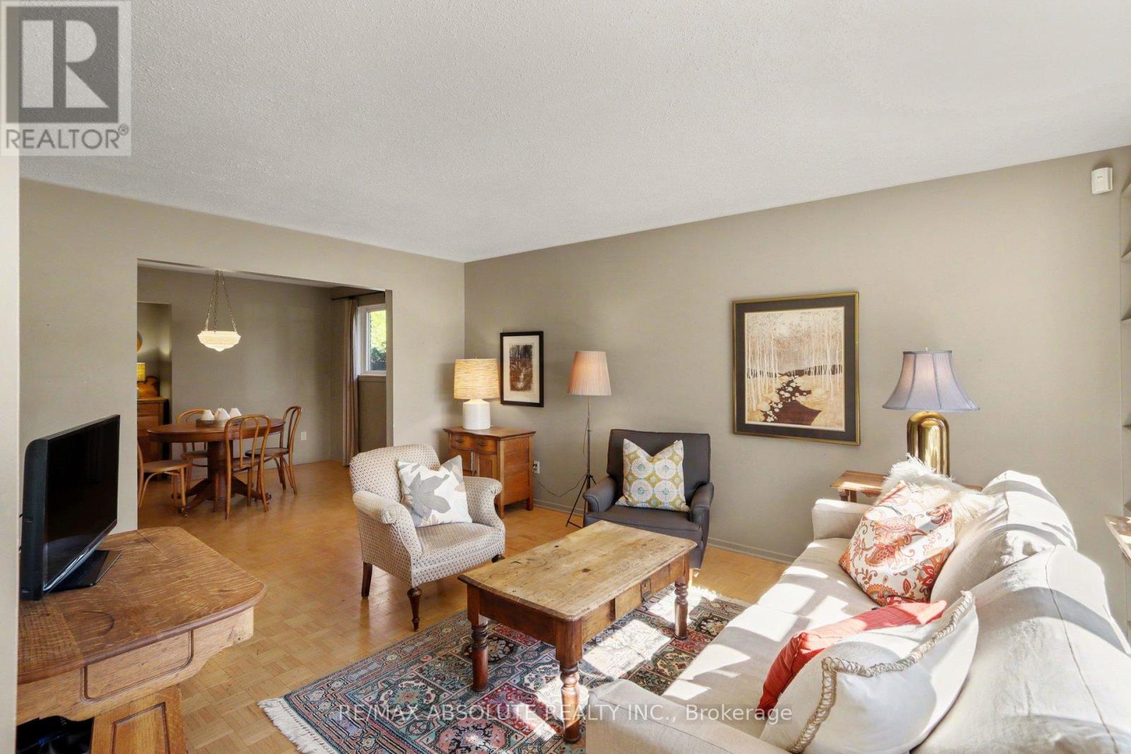 125 Juniper Street E Property Photo 5