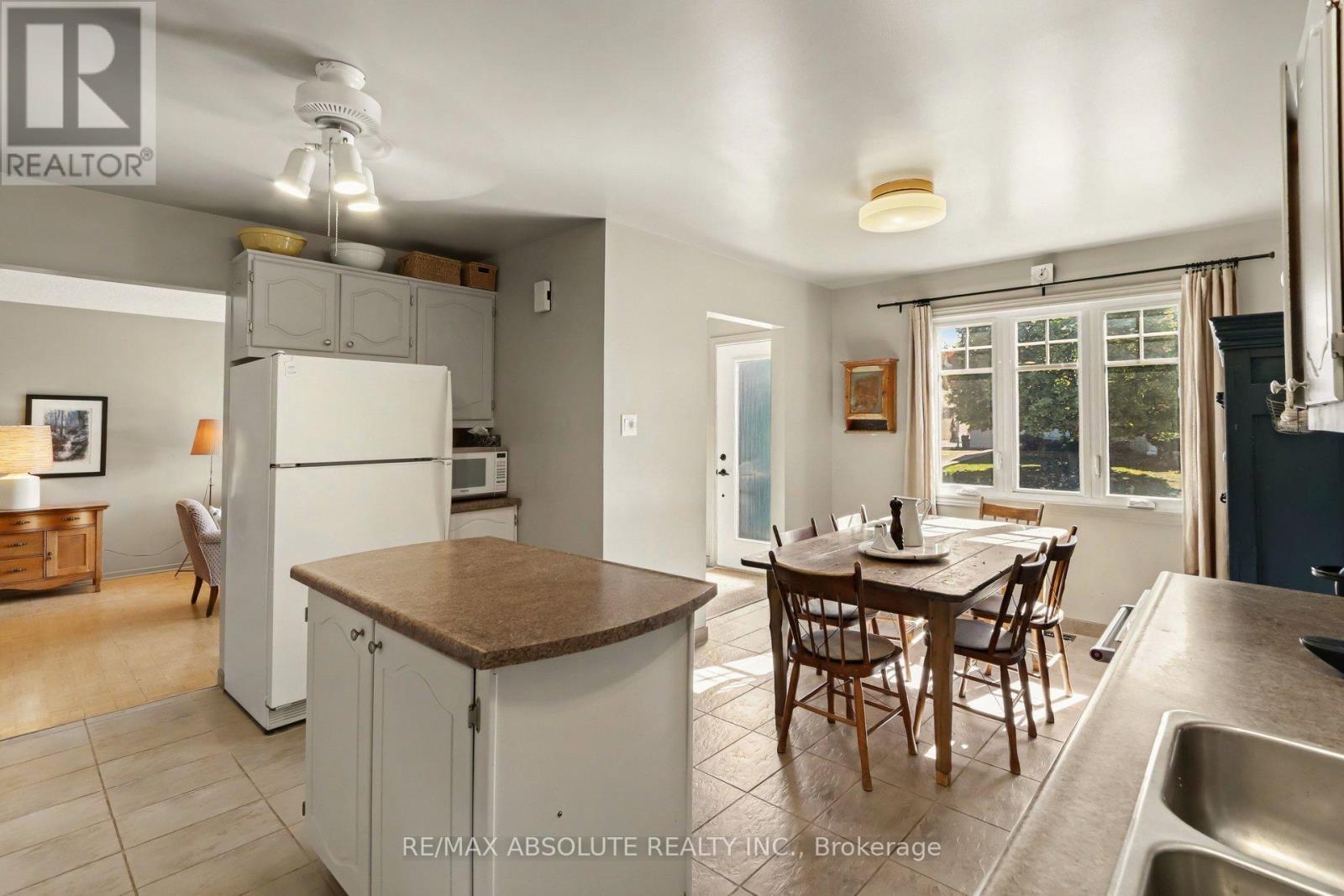 125 Juniper Street E Property Photo 12